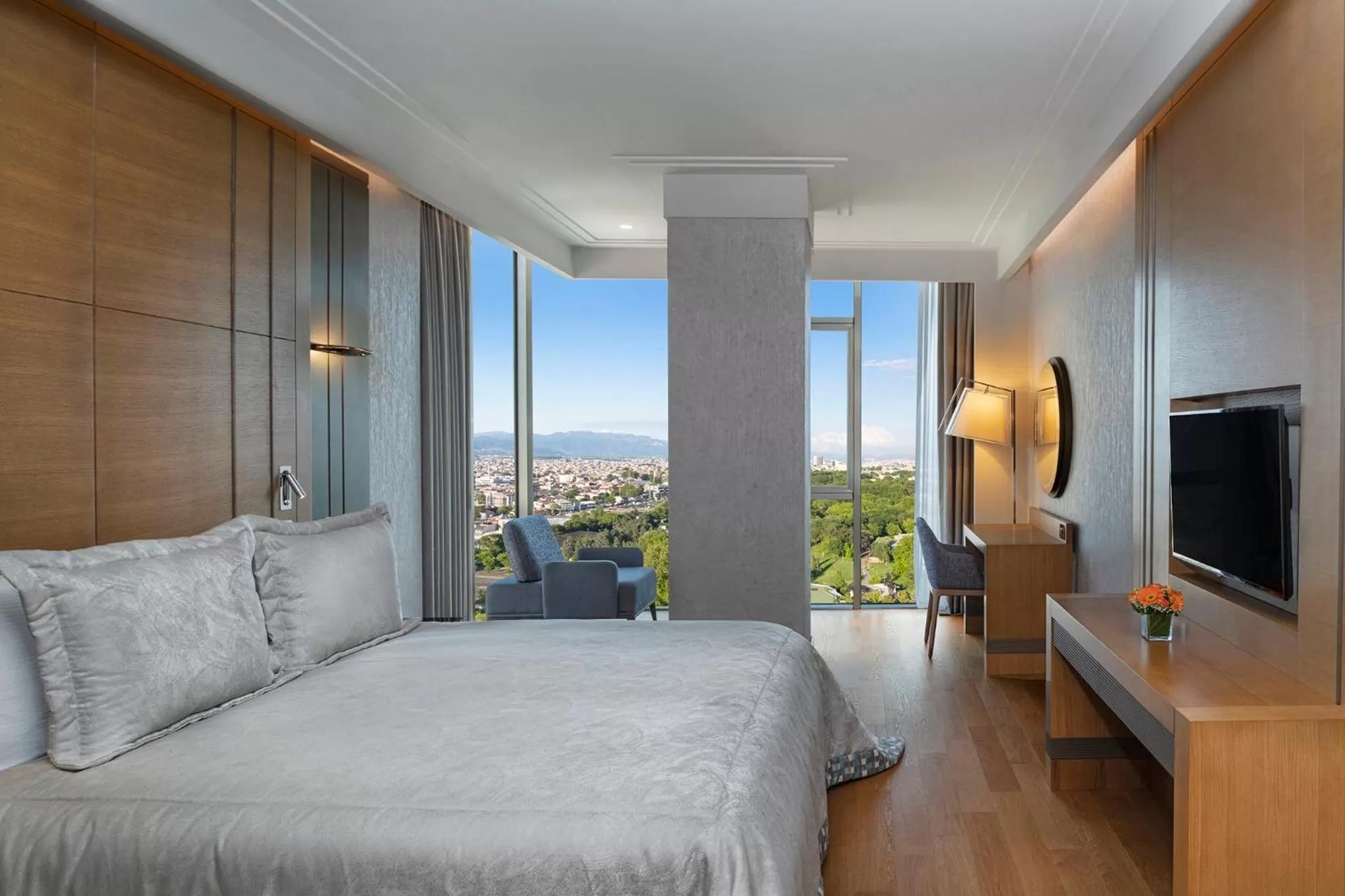 Photo of the whole room, Bed in Mövenpick Hotel & Thermal Spa Bursa