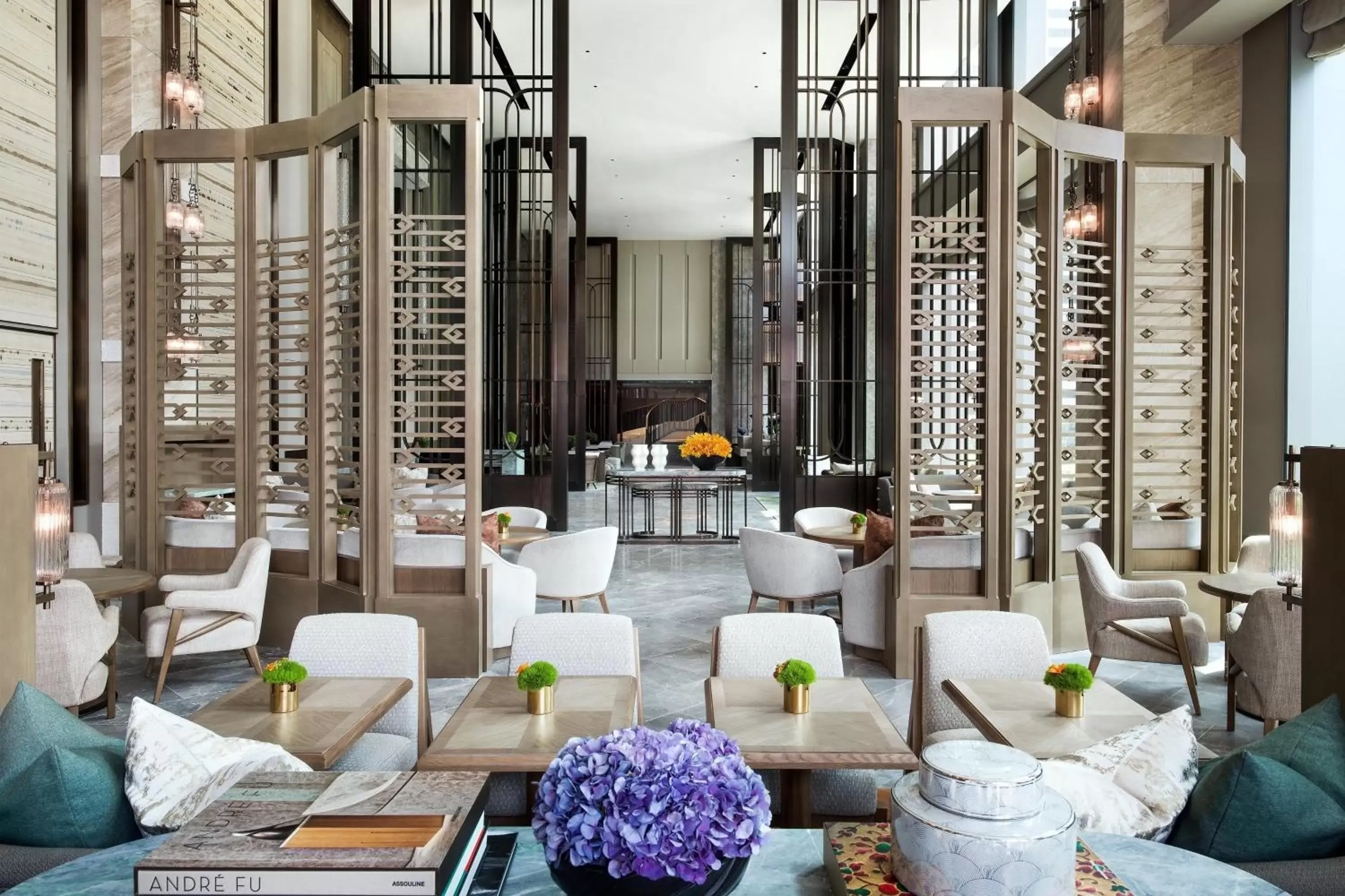 Restaurant/places to eat, Lounge/Bar in The St. Regis Hong Kong