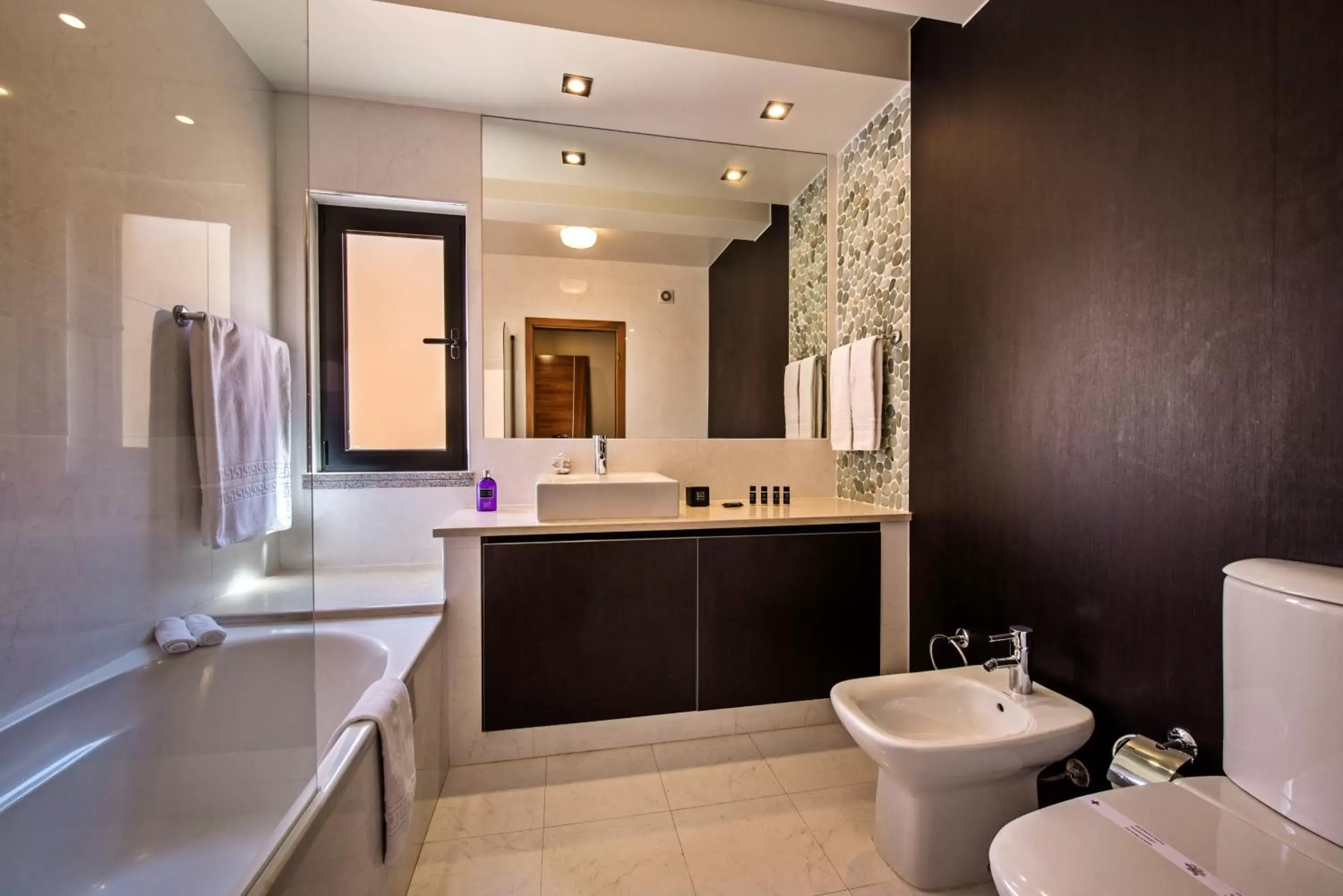 Bathroom in Baia da Luz Resort