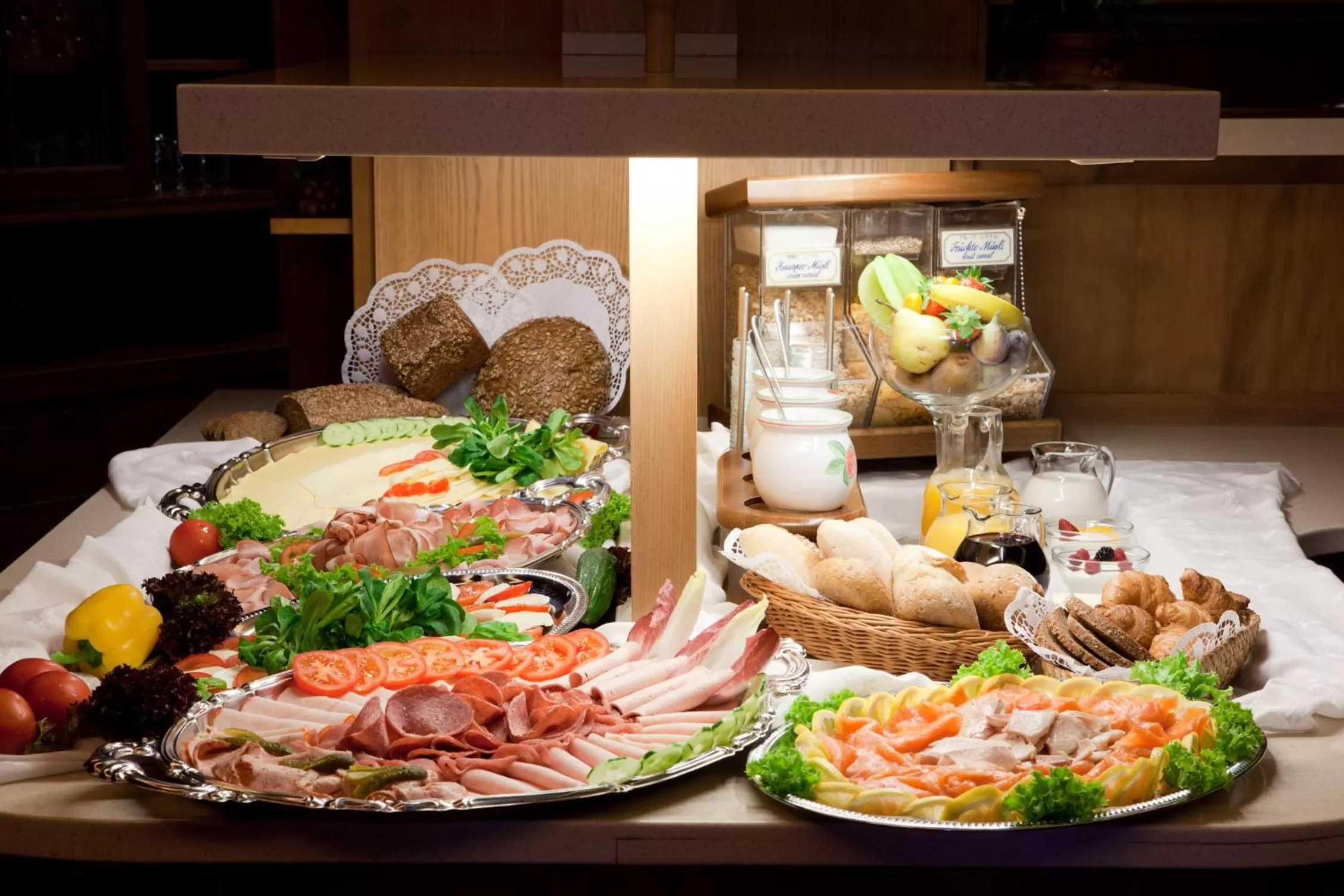 Buffet breakfast in Hotel Hachinger Hof