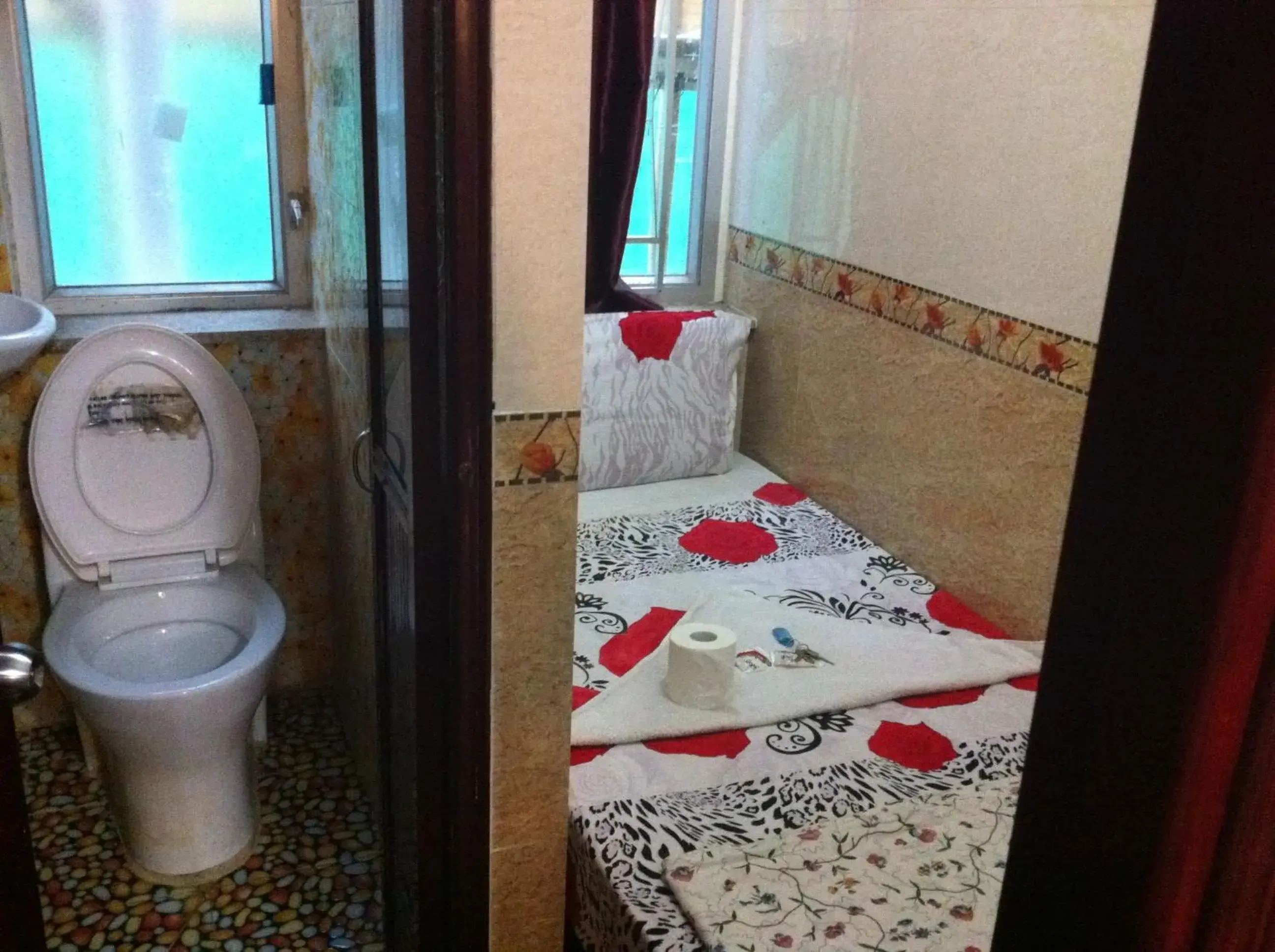 Photo of the whole room, Bathroom in Mabuhay Hotel