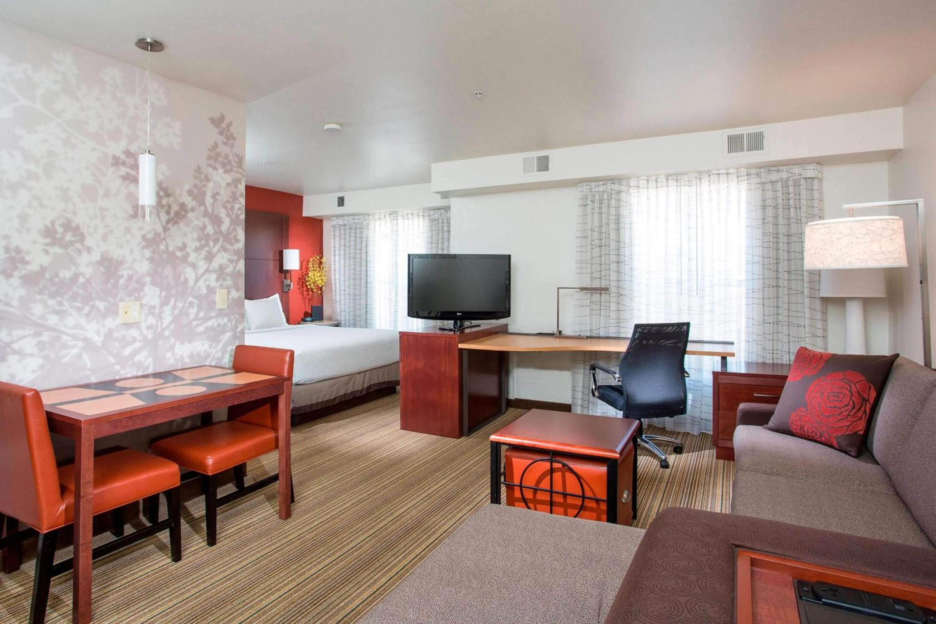 King Studio with Sofa Bed and Adapted Tub - Mobility and Hearing Accessible in Residence Inn Phoenix Glendale/ Peoria