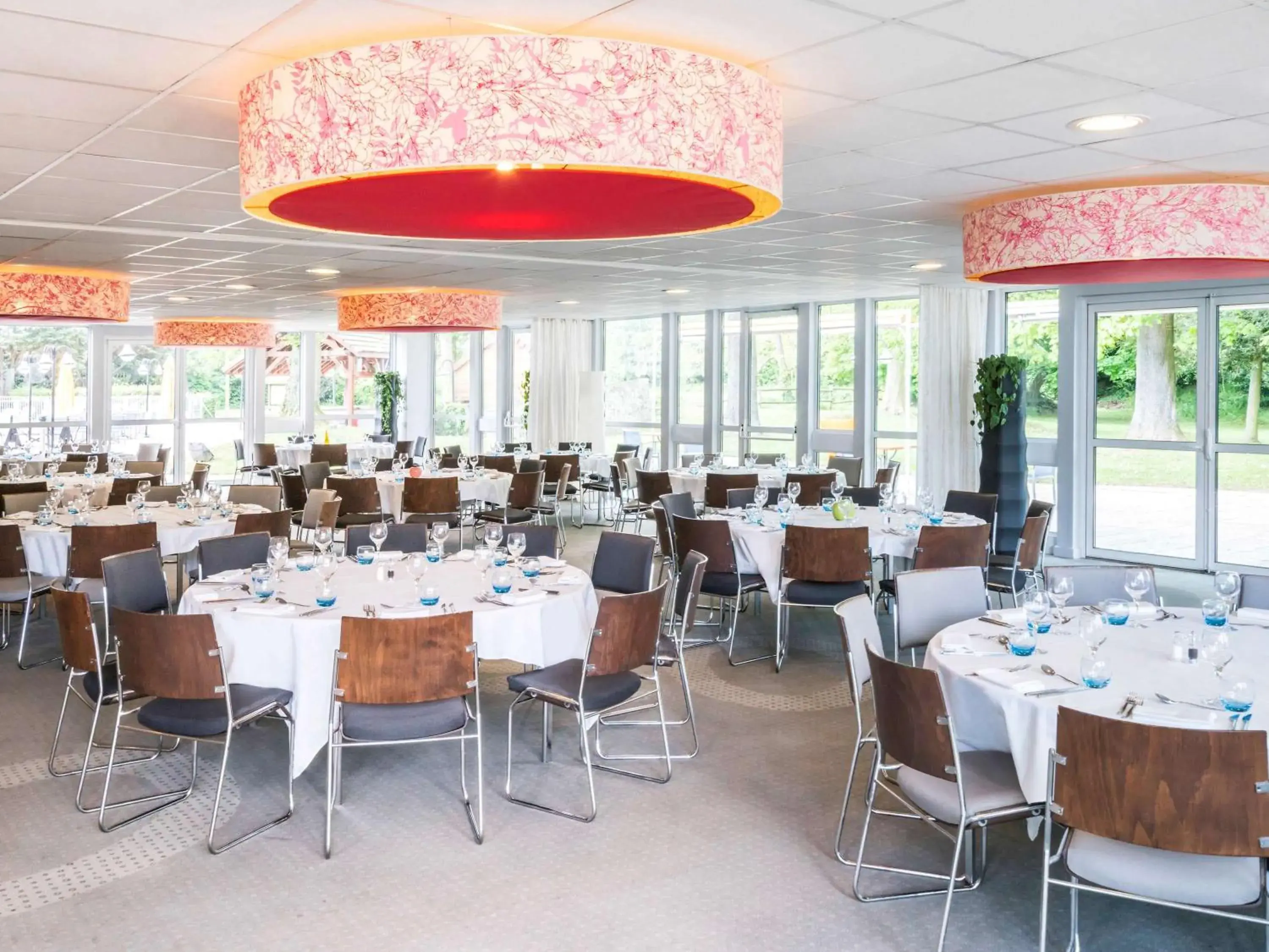 Other, Restaurant/Places to Eat in Novotel Paris Saclay