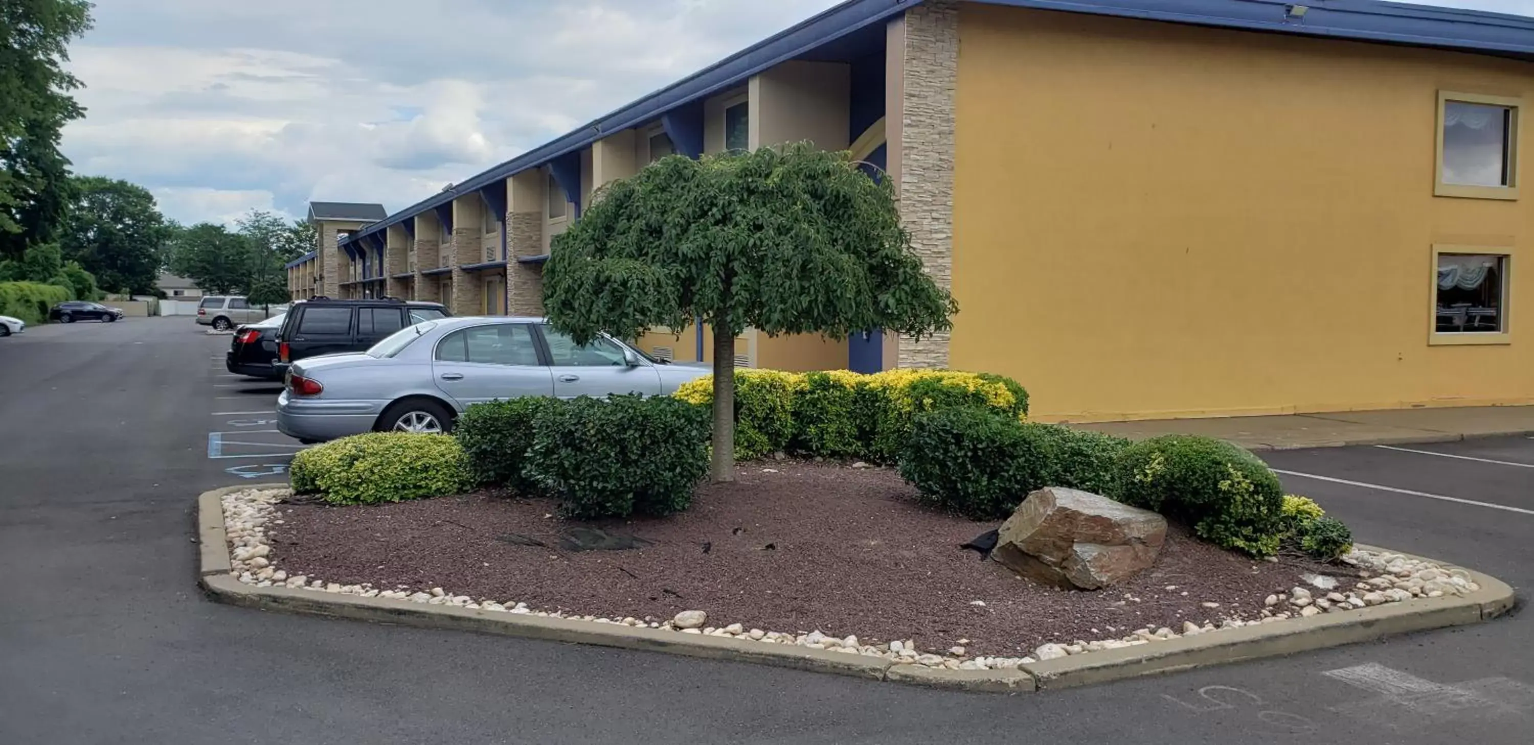 Facade/entrance, Property Building in Best Western Plus Philadelphia Bensalem Hotel