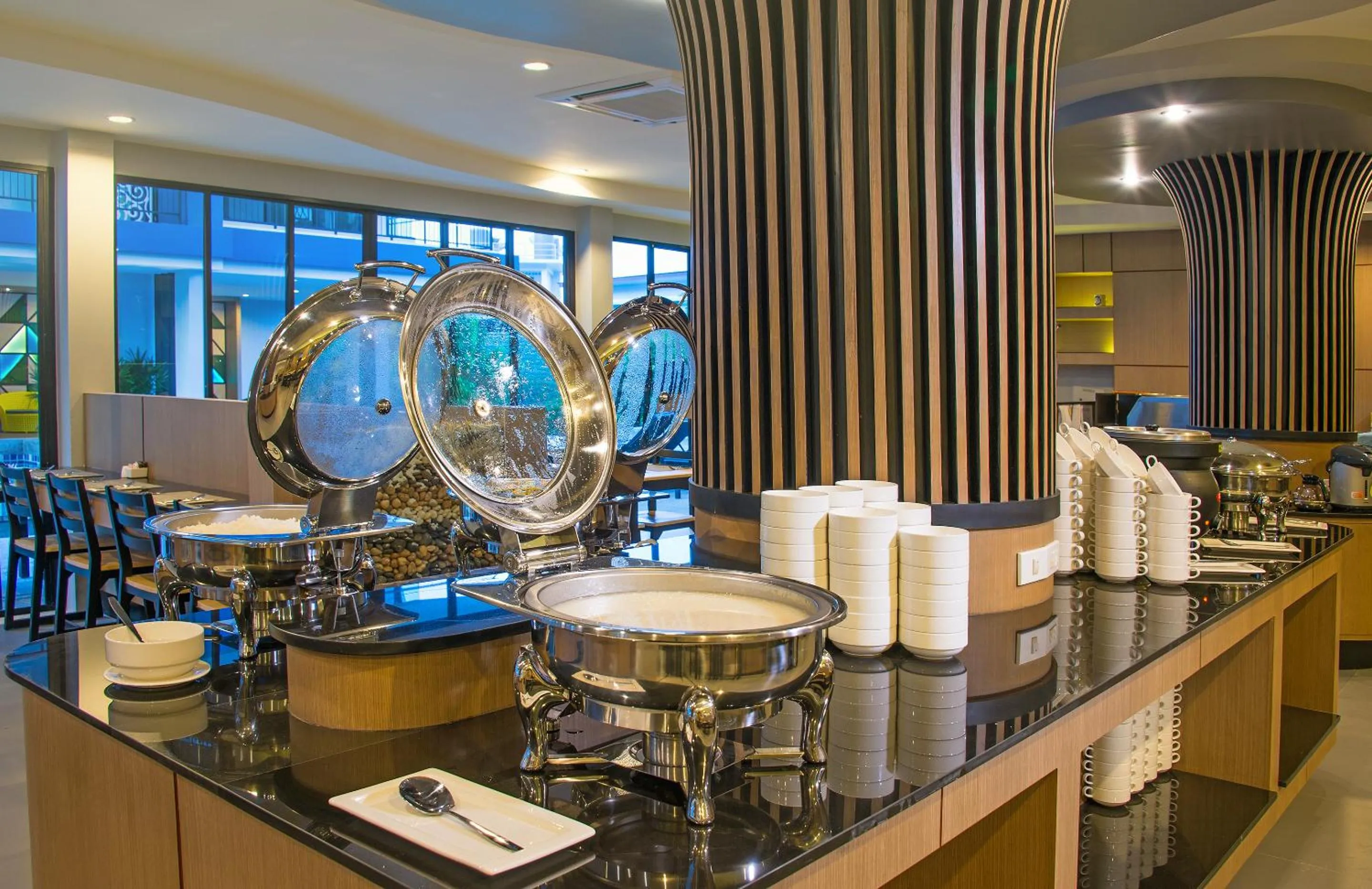 Restaurant/places to eat in AVA SEA Resort Krabi, Ao Nang Beach