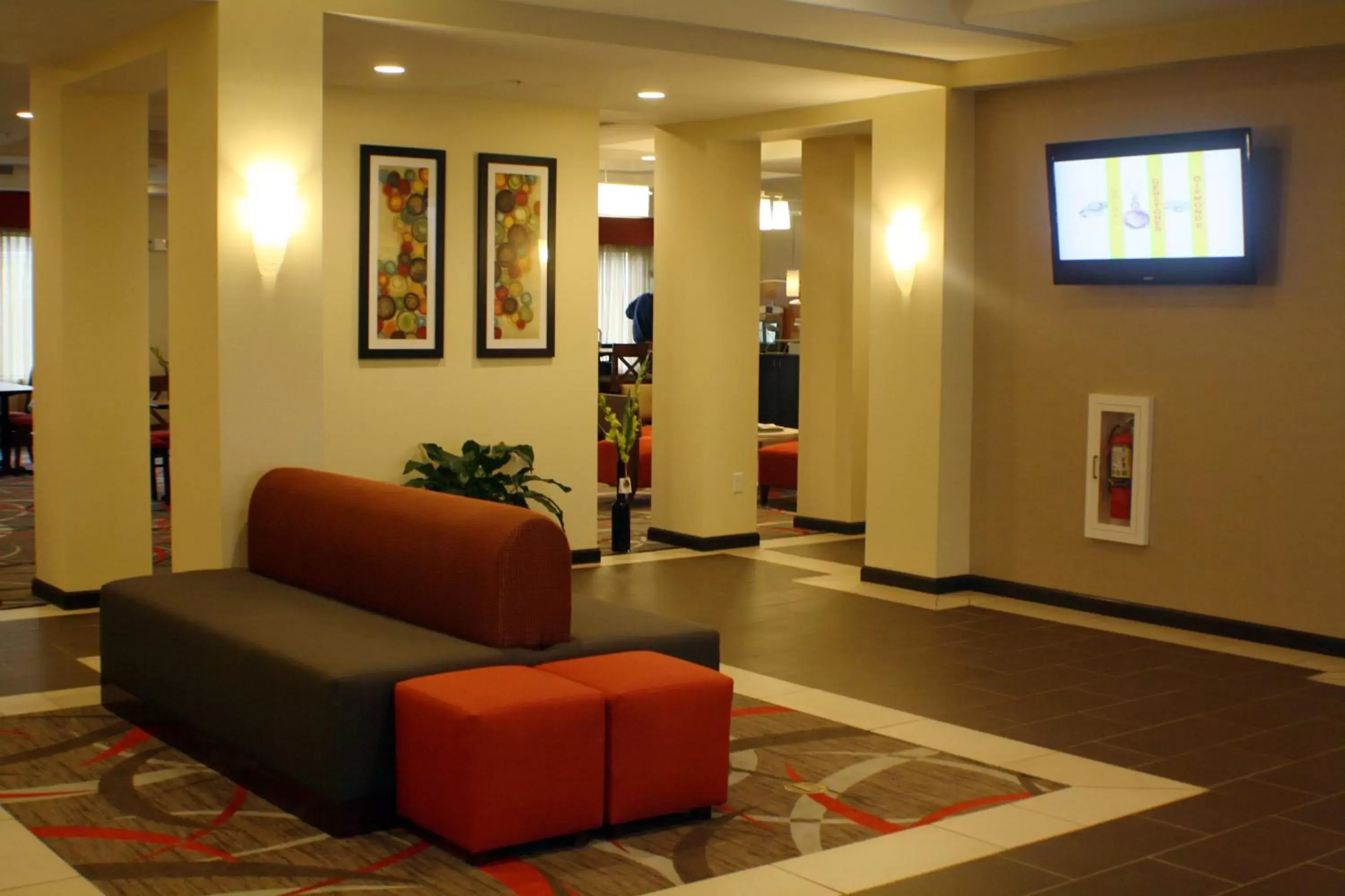 Property building, Lobby/Reception in Holiday Inn Express and Suites - Bradford, an IHG Hotel