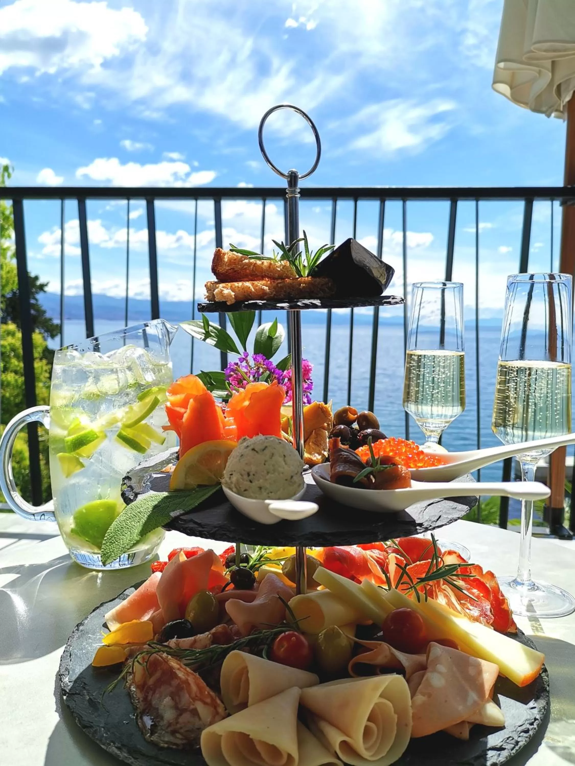 Restaurant/places to eat in Amadria Park Hotel Royal