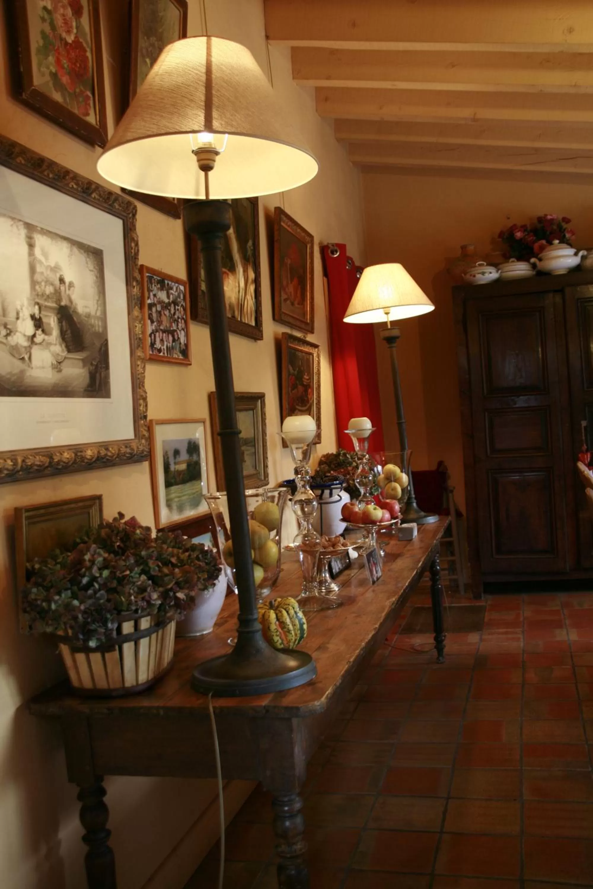 Decorative detail, Restaurant/Places to Eat in La Maison sur la Colline