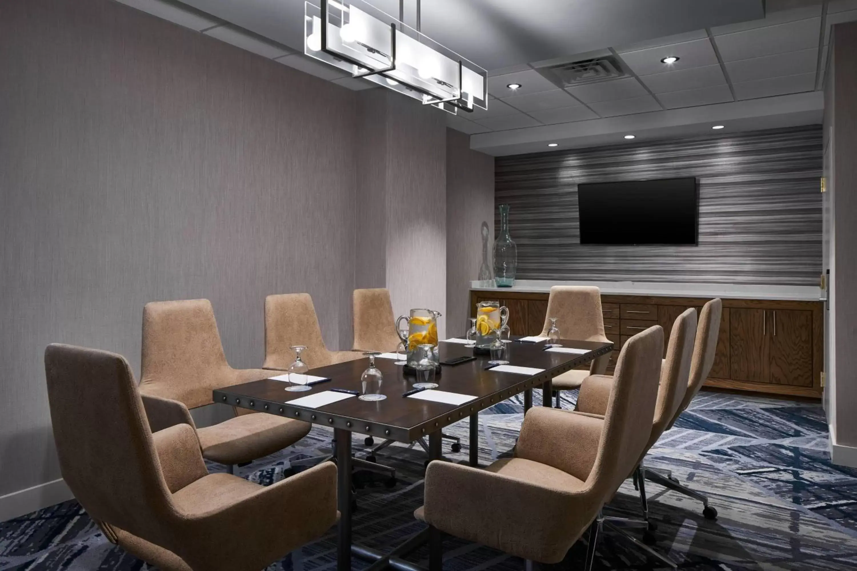 Meeting/conference room in Delta Hotels by Marriott Norfolk Airport
