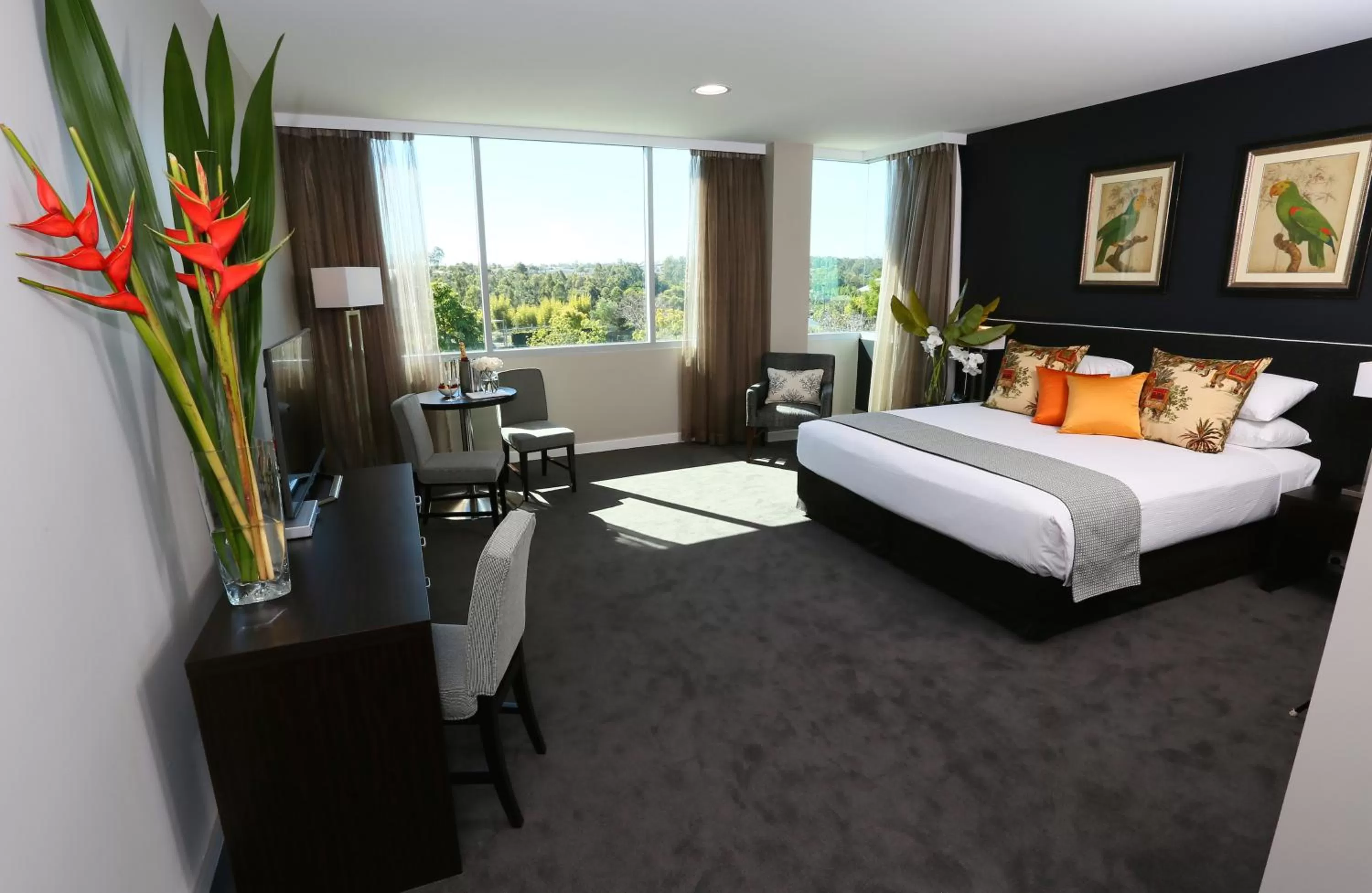 Photo of the whole room, Bed in Springfield Lakes Boutique Hotel