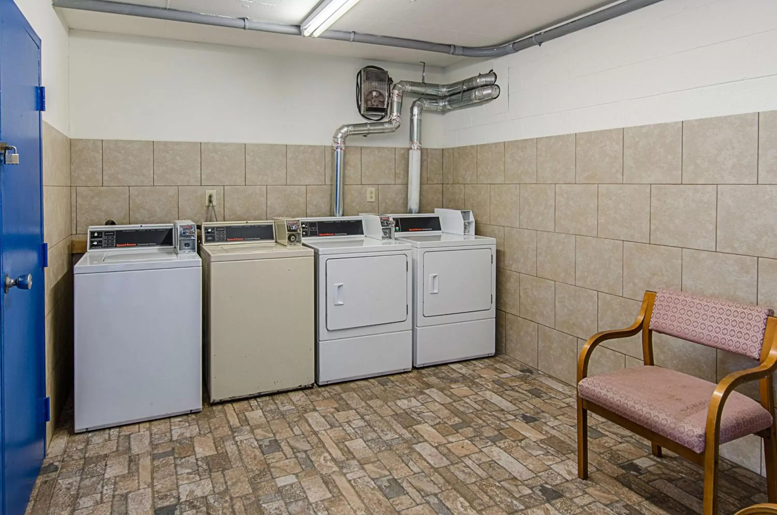 laundry, Kitchen/Kitchenette in Motel 6-Staunton, VA