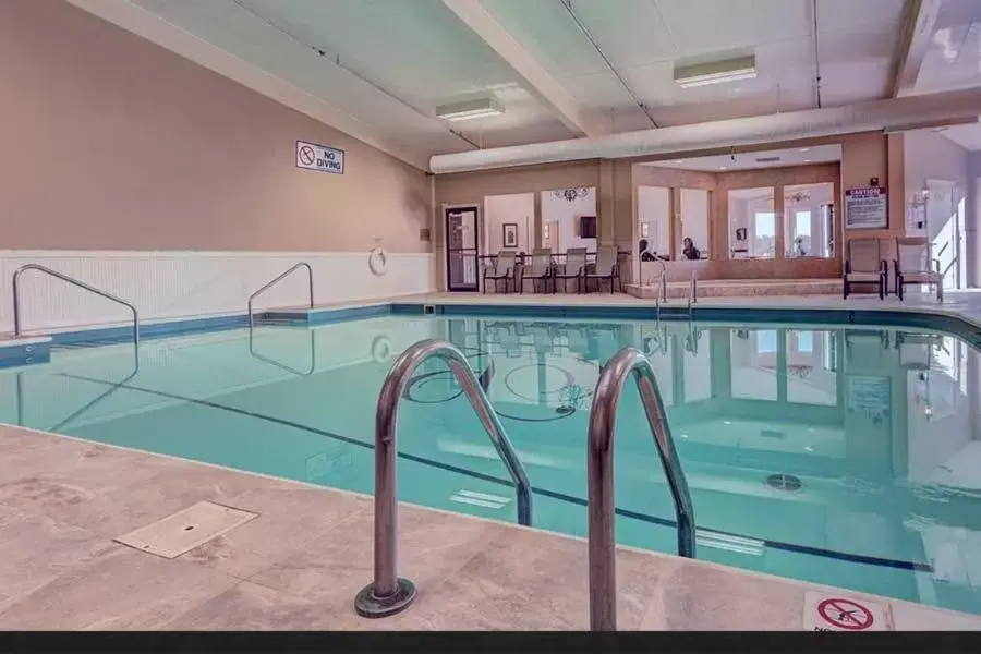 Swimming Pool in Berlin Resort