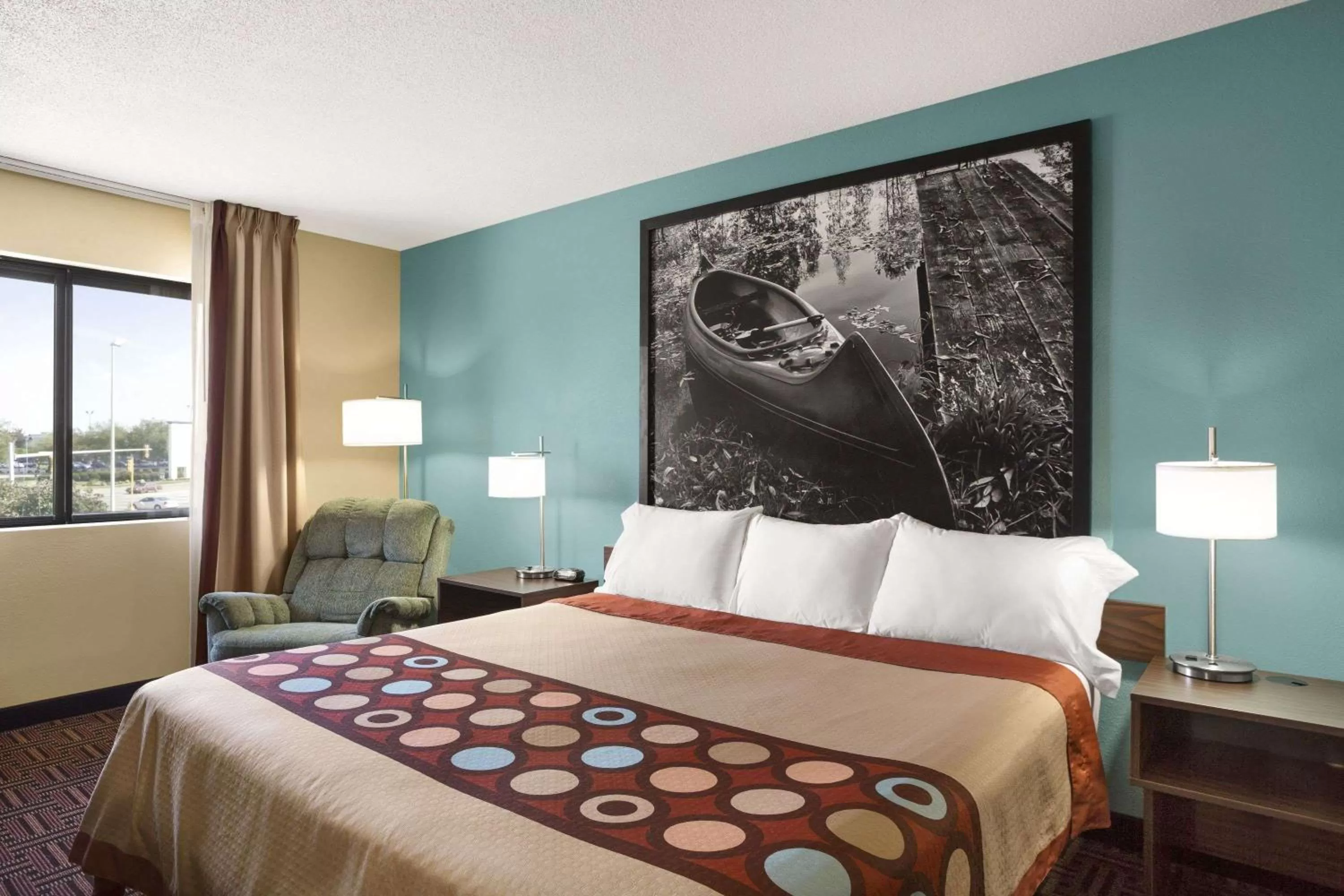 Photo of the whole room, Bed in Super 8 by Wyndham Carbondale