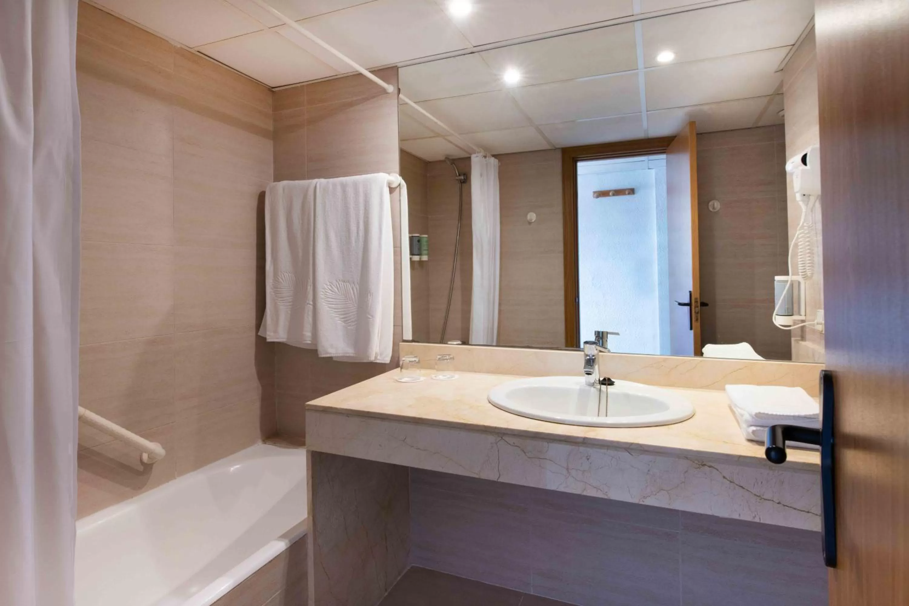 Bathroom in Valentin Grand Park Suite Hotel