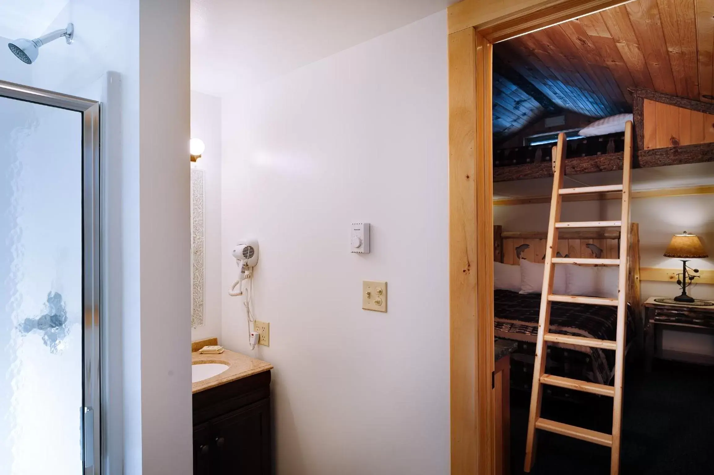 Bathroom in Cobble Mountain Lodge