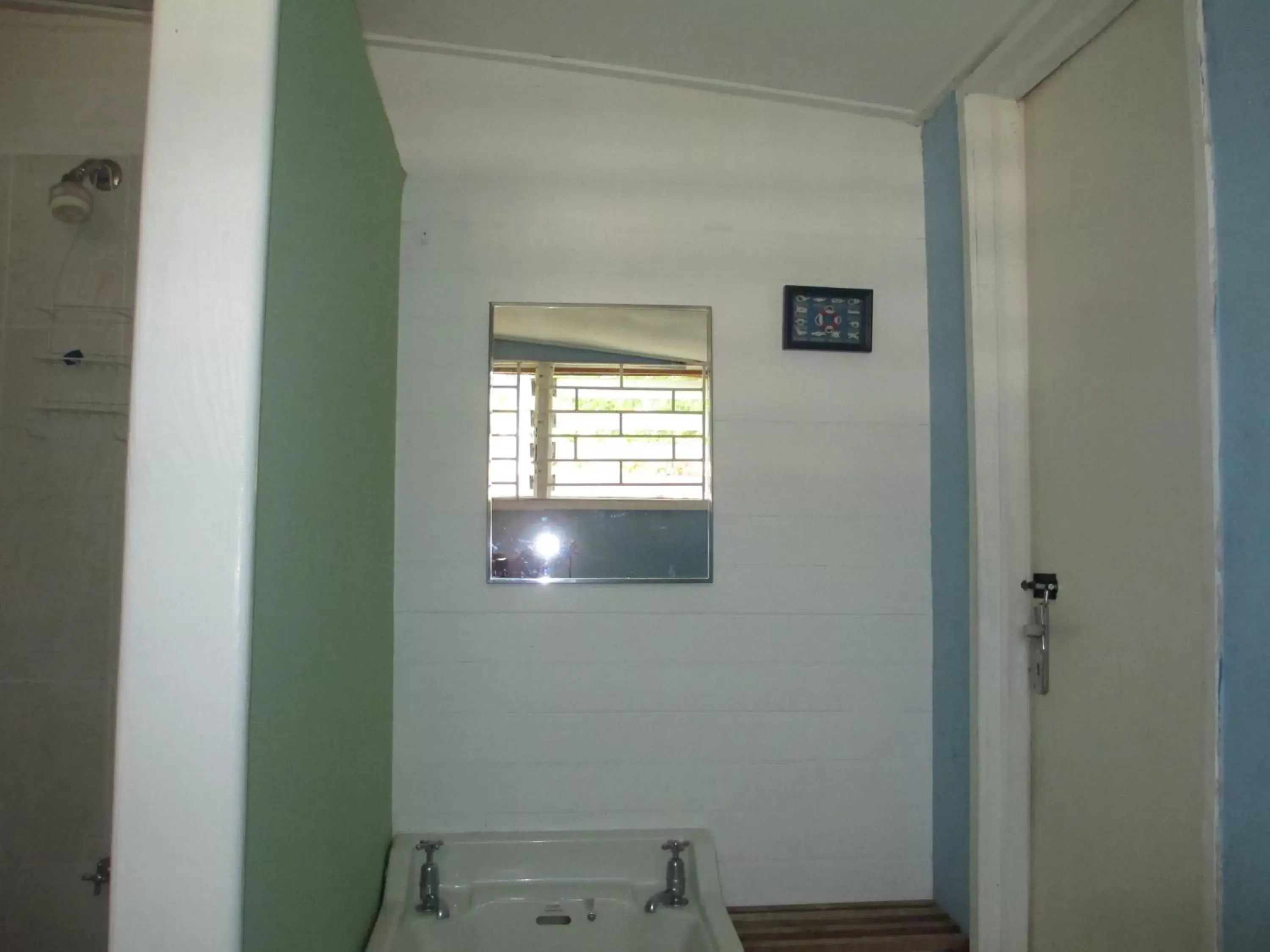 Shower in Kingsworth Bed and Breakfast Shower in Kingsworth Bed and Breakfast