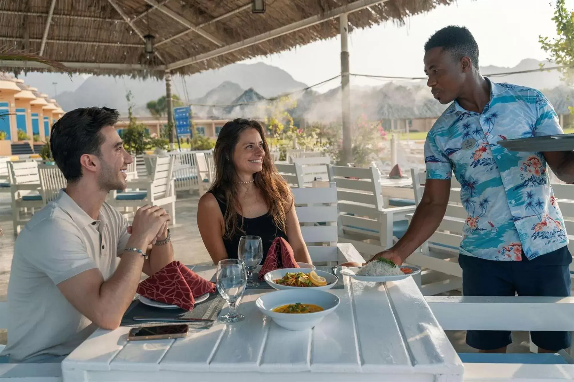 Restaurant/places to eat in Royal Beach Hotel & Resort Restaurant/places to eat in Royal Beach Hotel & Resort