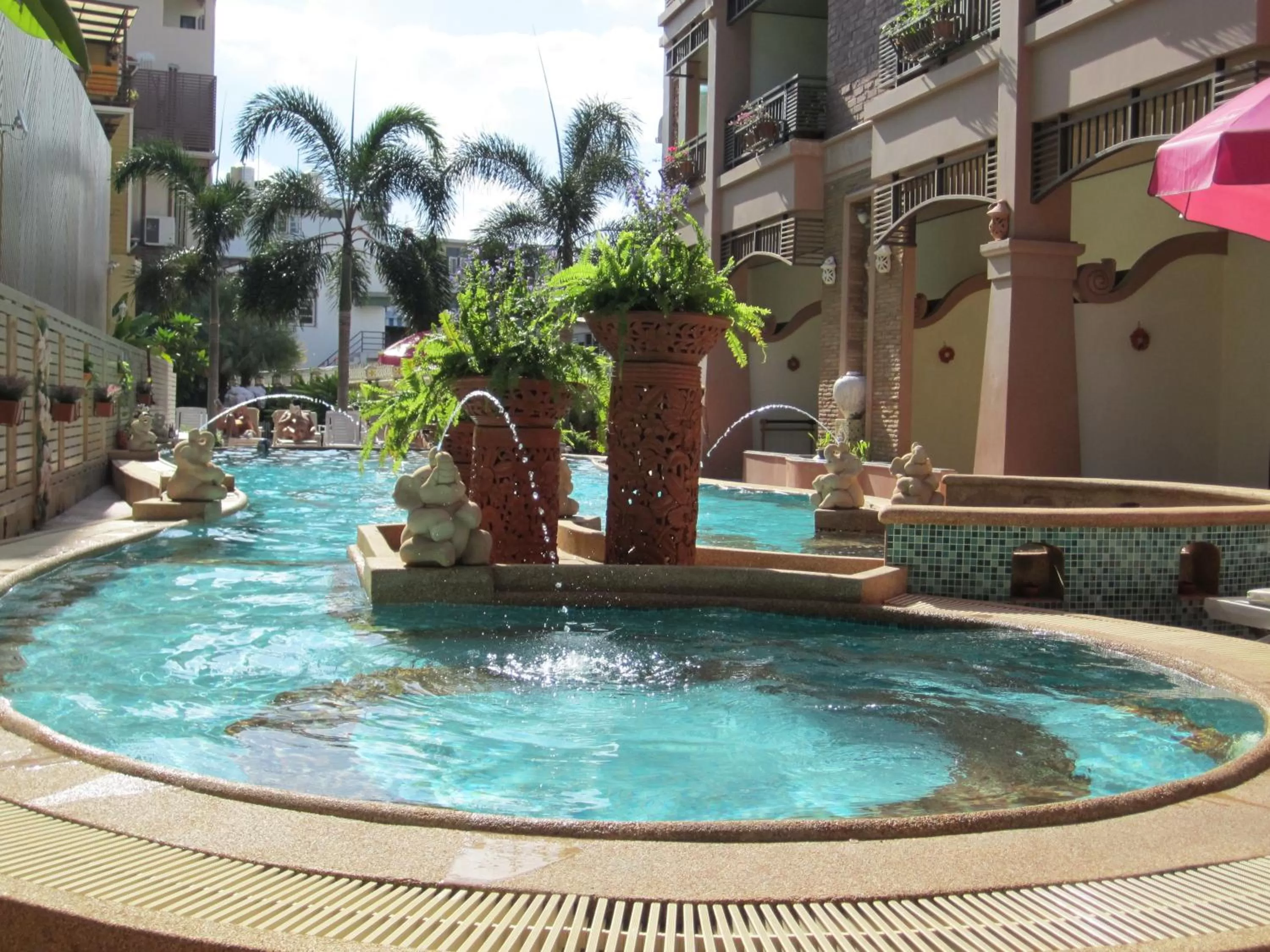 Swimming pool in Wannara Hotel Hua Hin