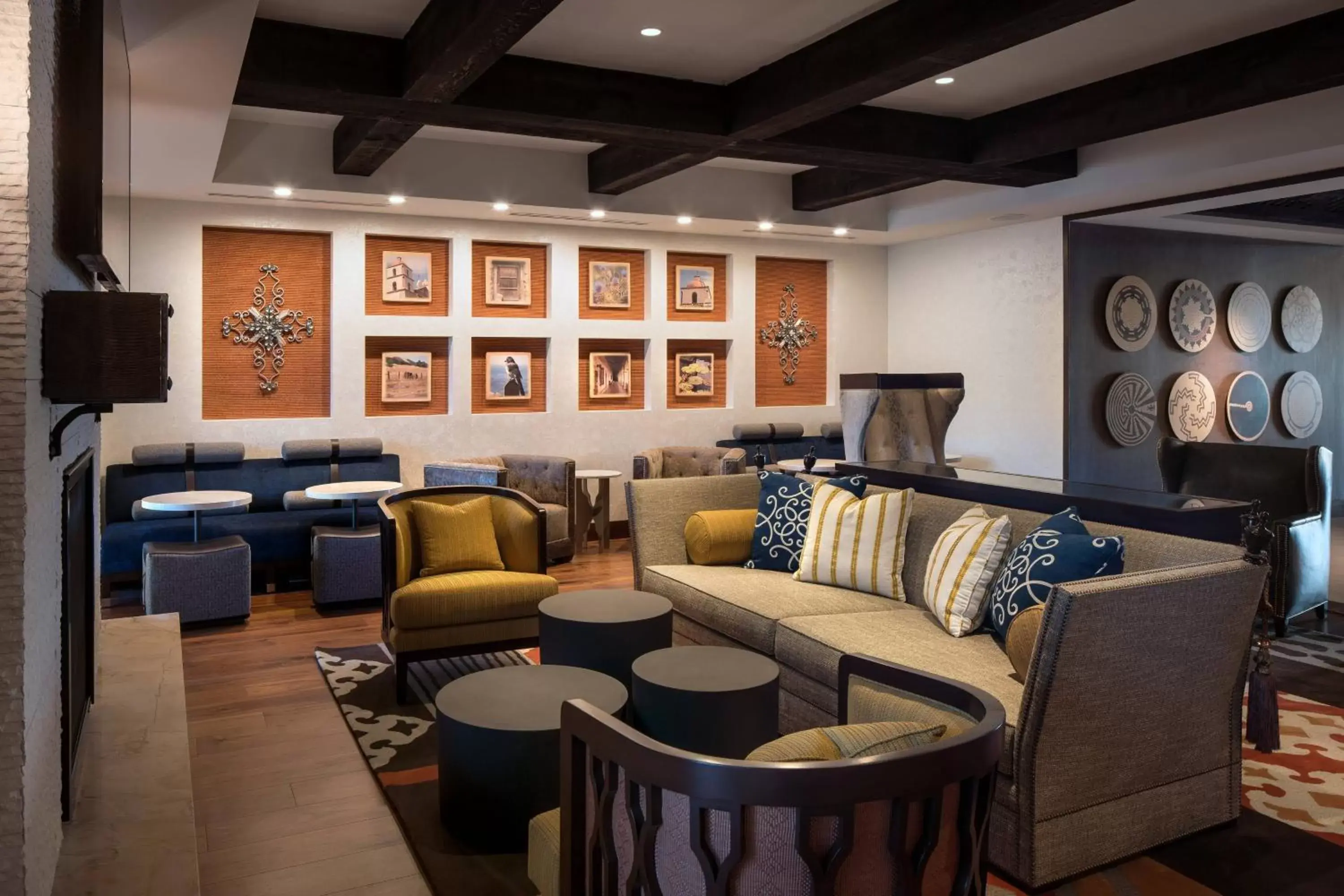 Lobby or reception, Lounge/Bar in Residence Inn by Marriott Santa Barbara Goleta
