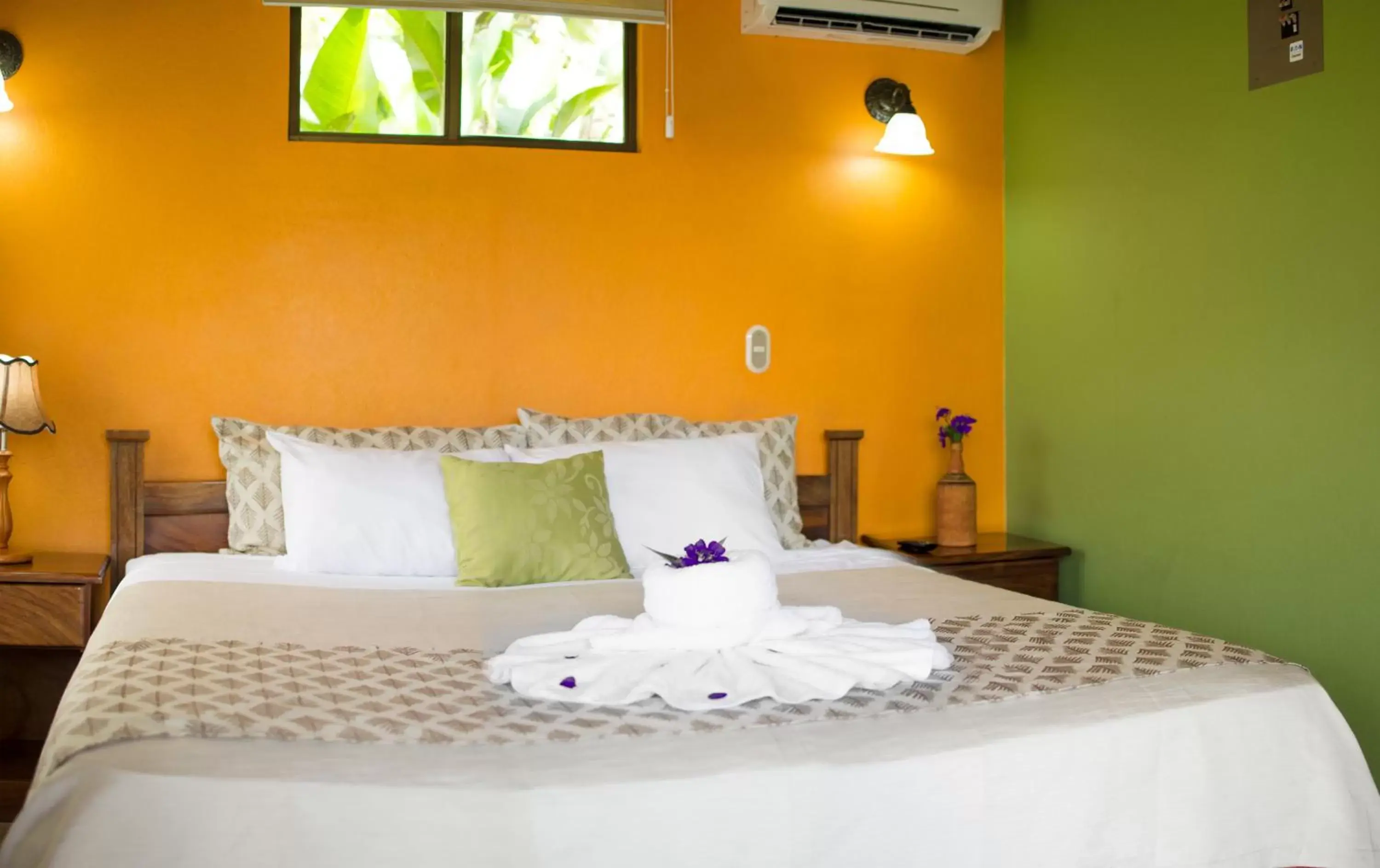 Bed in Miradas Arenal Hotel & Hotsprings