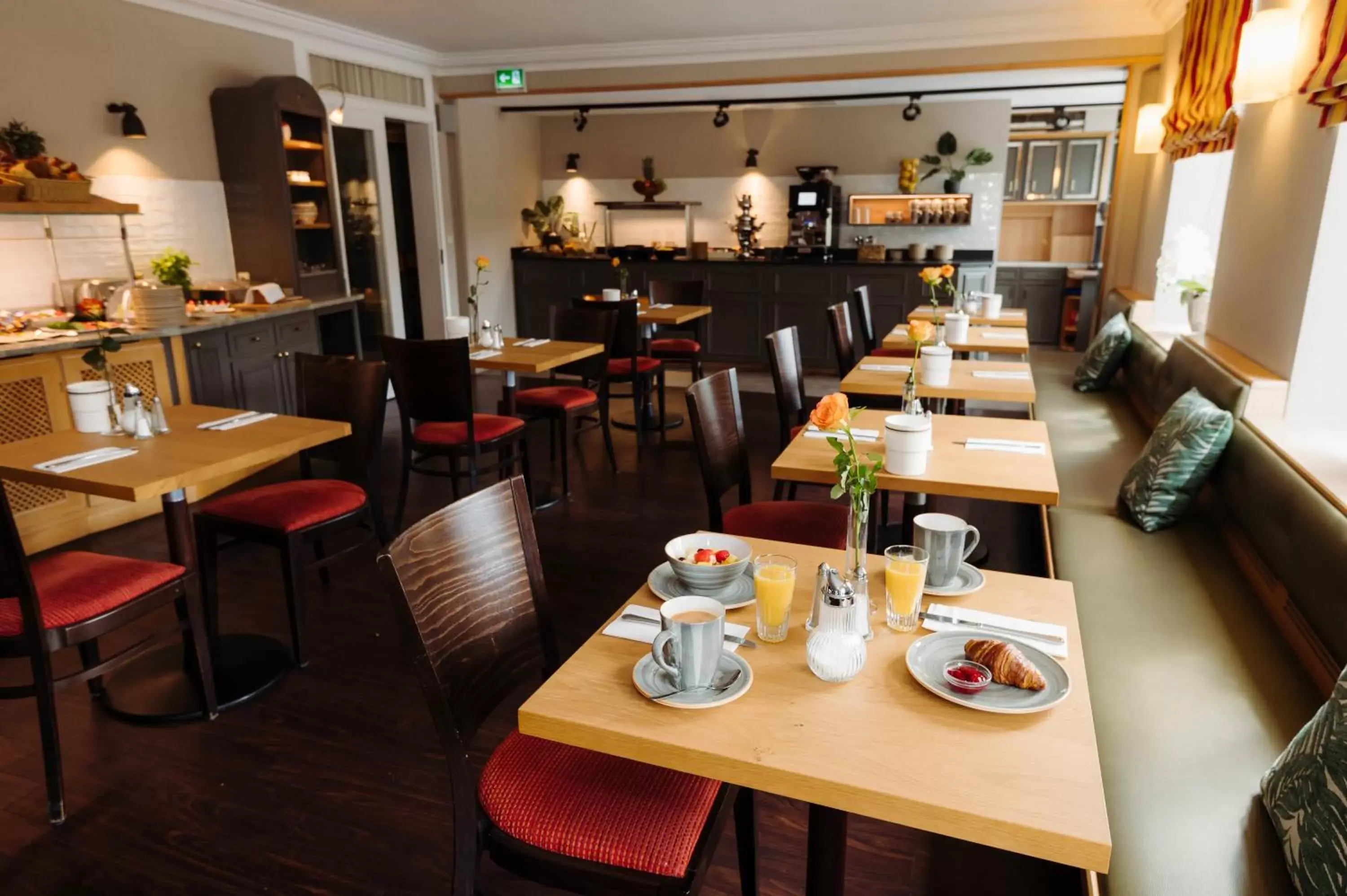 Breakfast, Restaurant/Places to Eat in Hotel Säntis