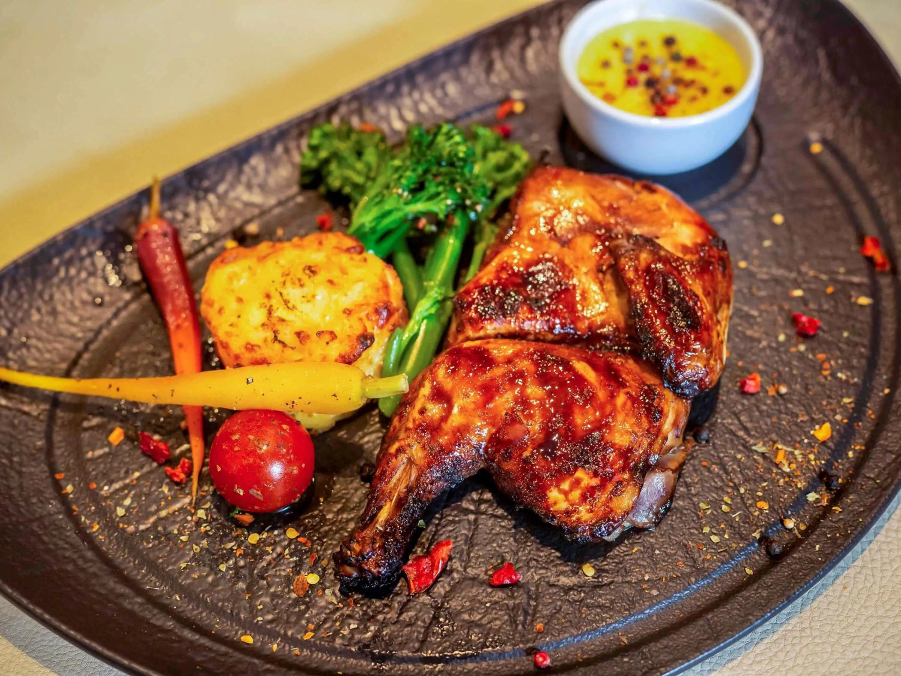 Restaurant/places to eat in Pullman Bucharest World Trade Center