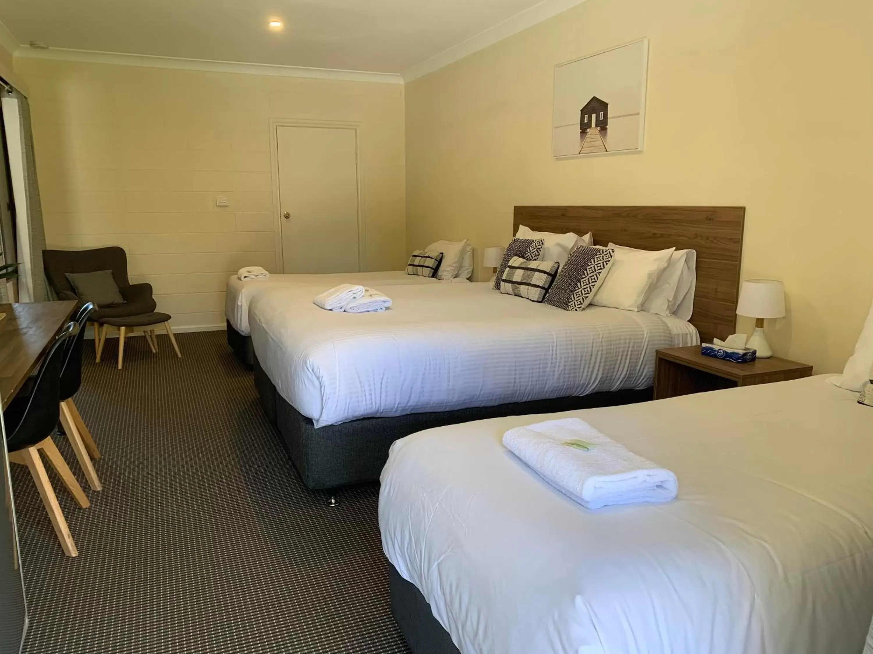 Photo of the whole room, Bed in Mudgee Vineyard Motor Inn