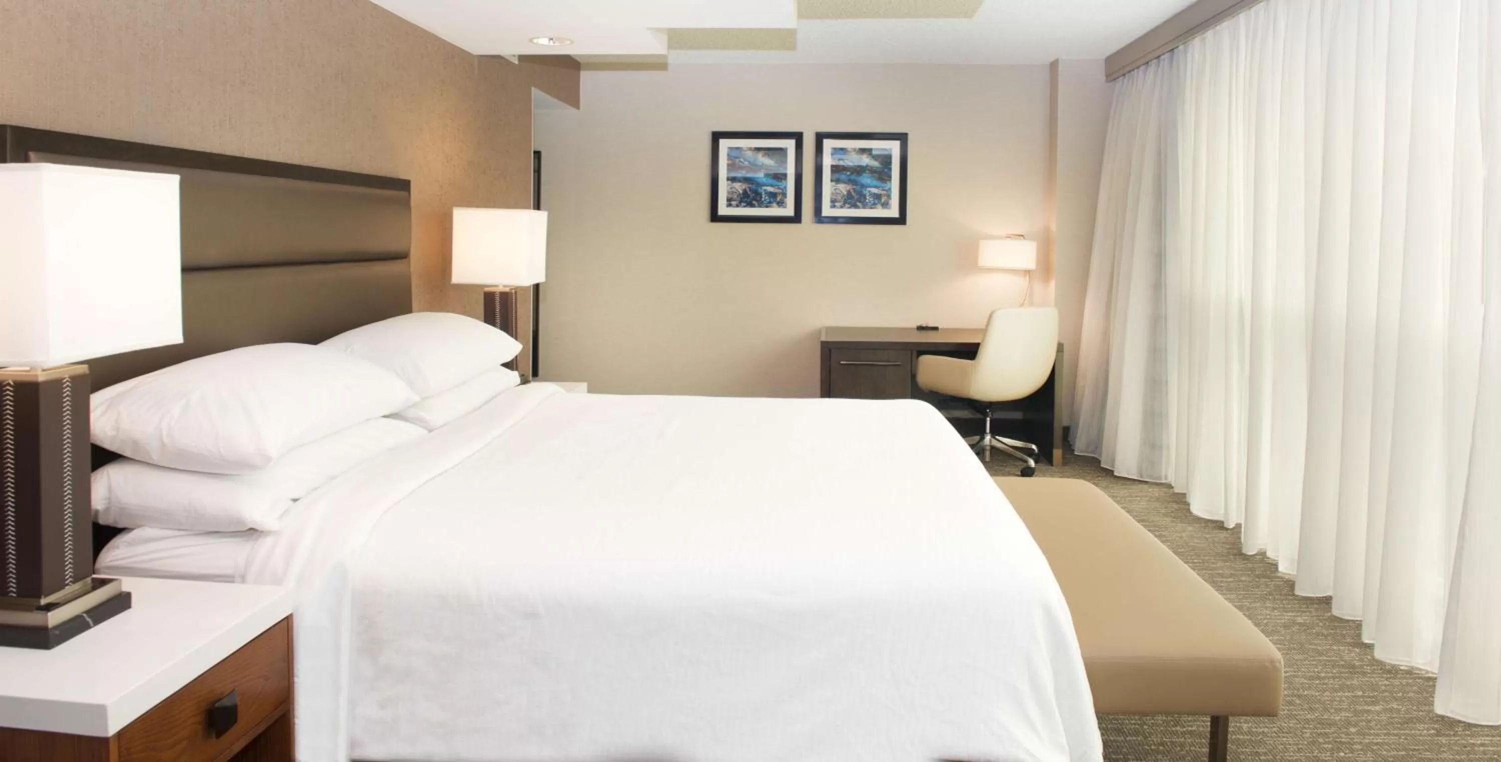 Bed in Embassy Suites by Hilton Seattle North Lynnwood