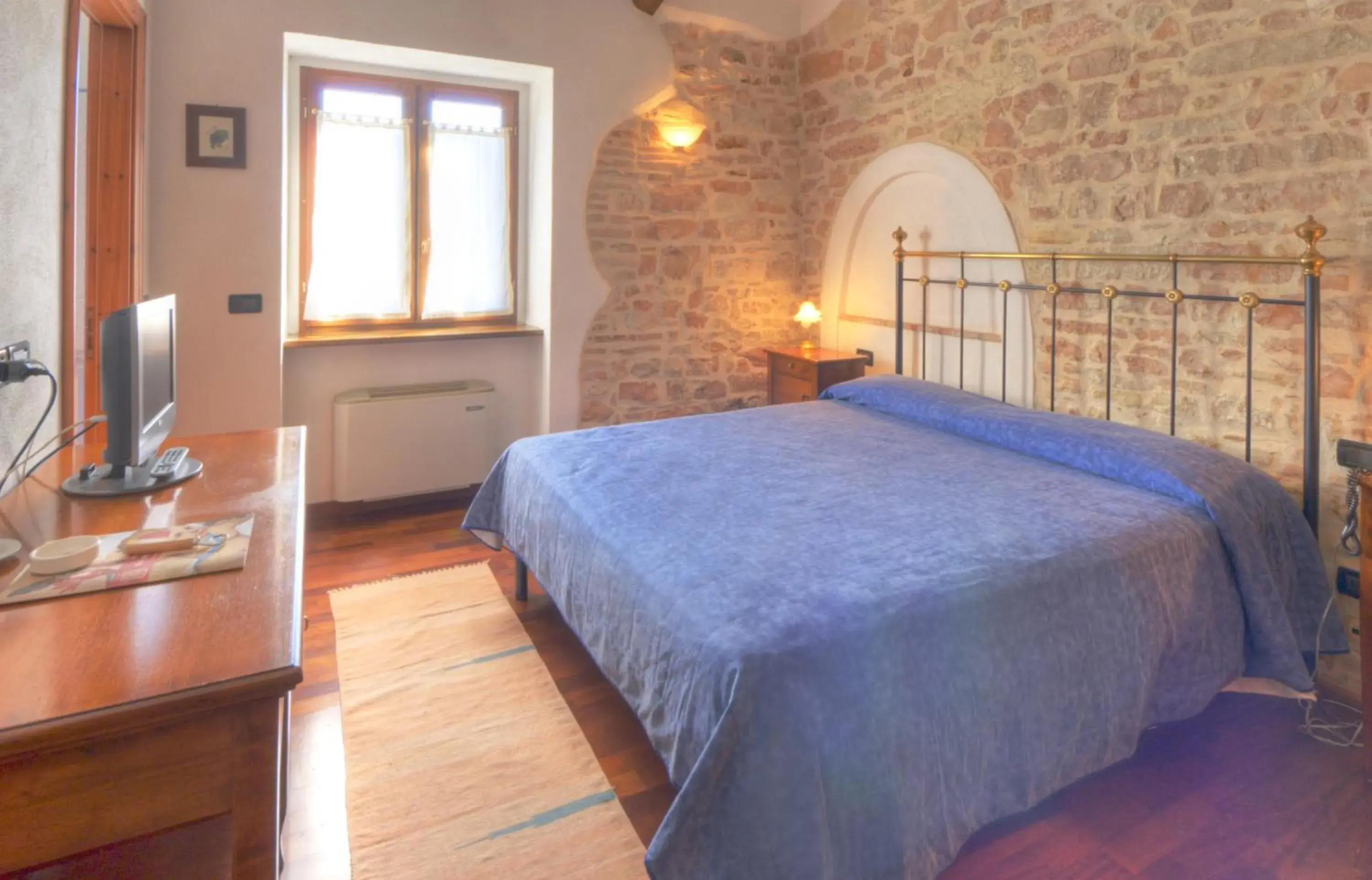 Shower, Bed in Marchese Del Grillo
