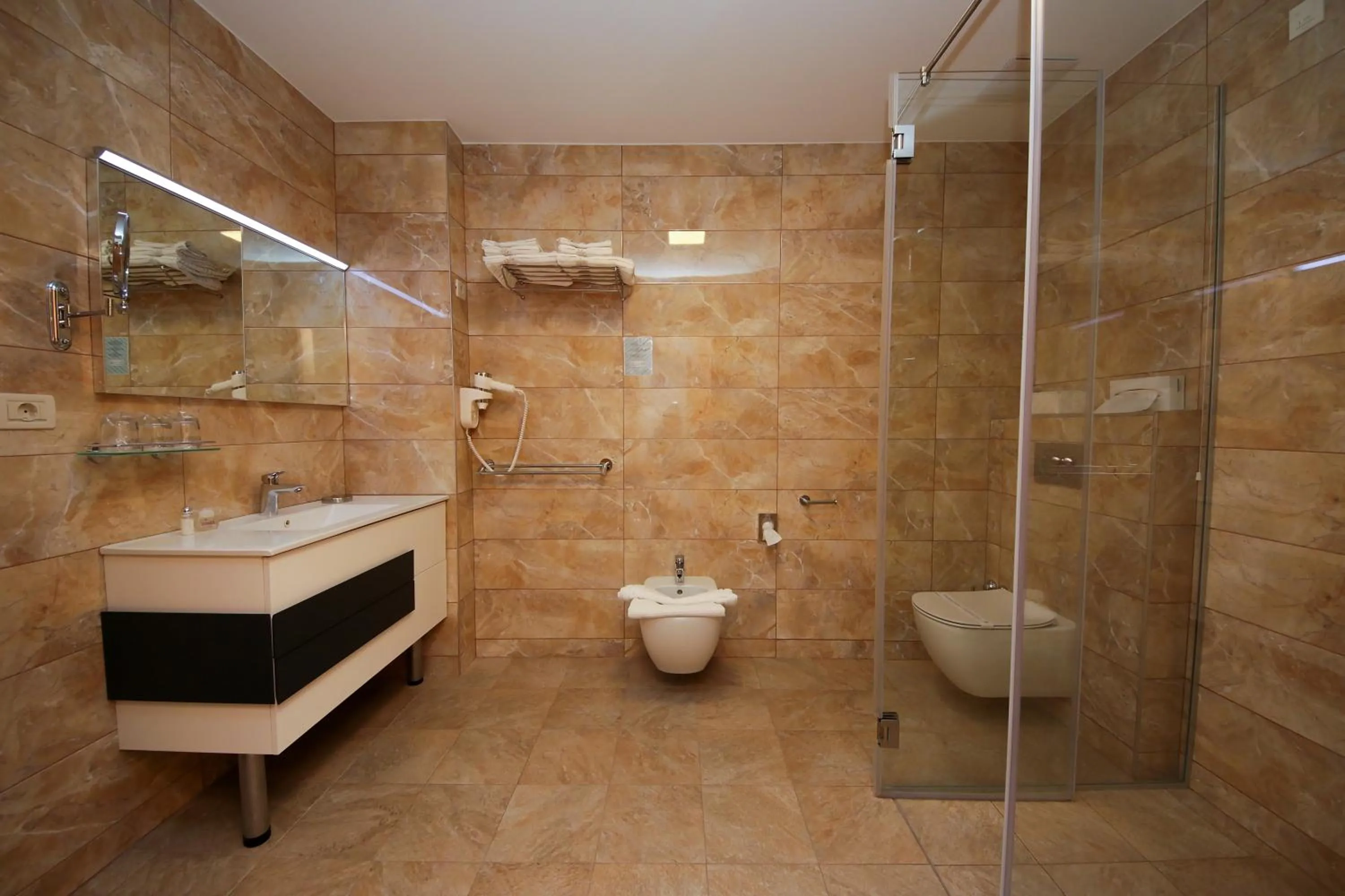 Shower in Hotel Villa Radin