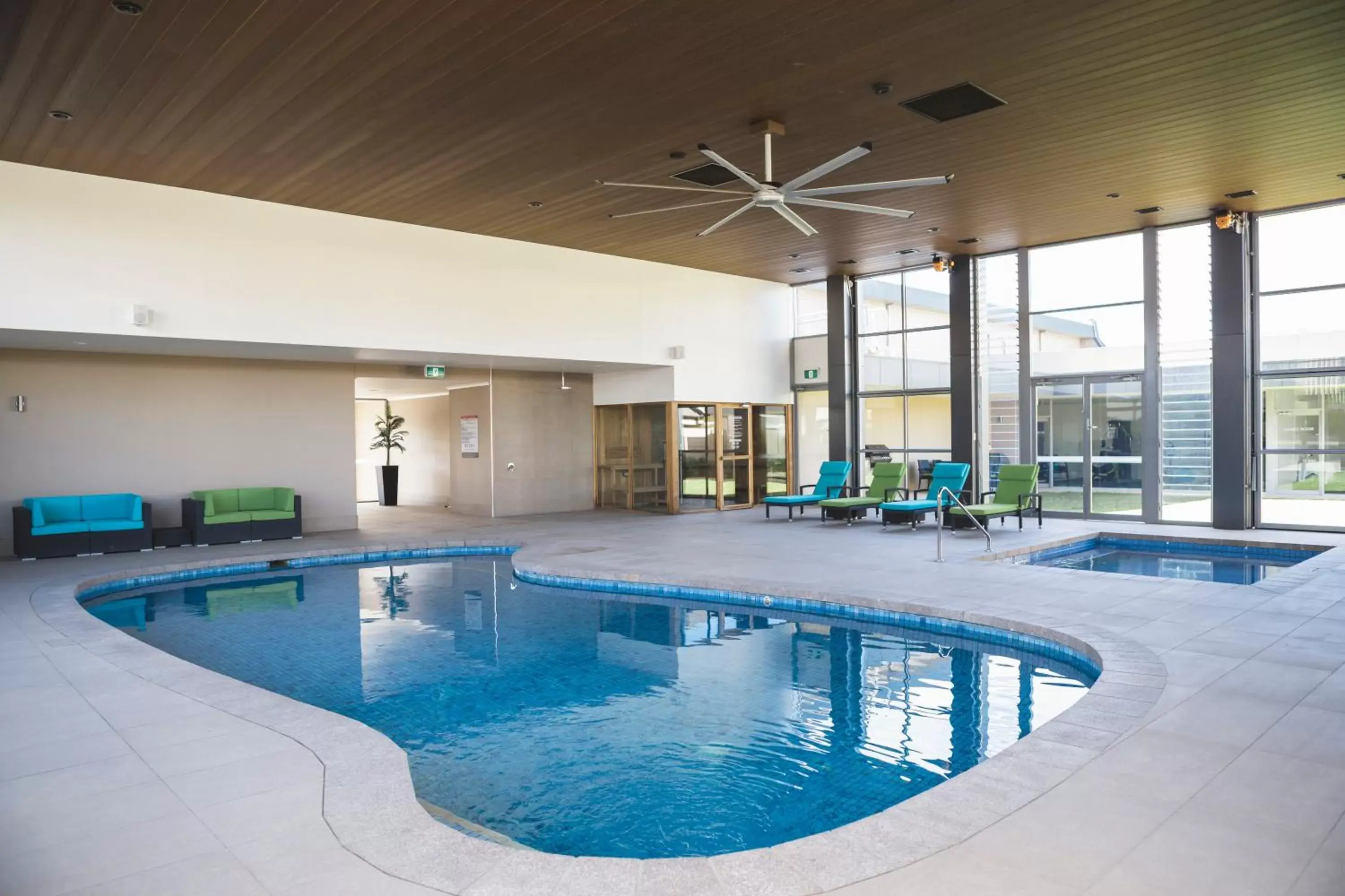 Sauna, Swimming Pool in Quality Hotel Parklake Shepparton