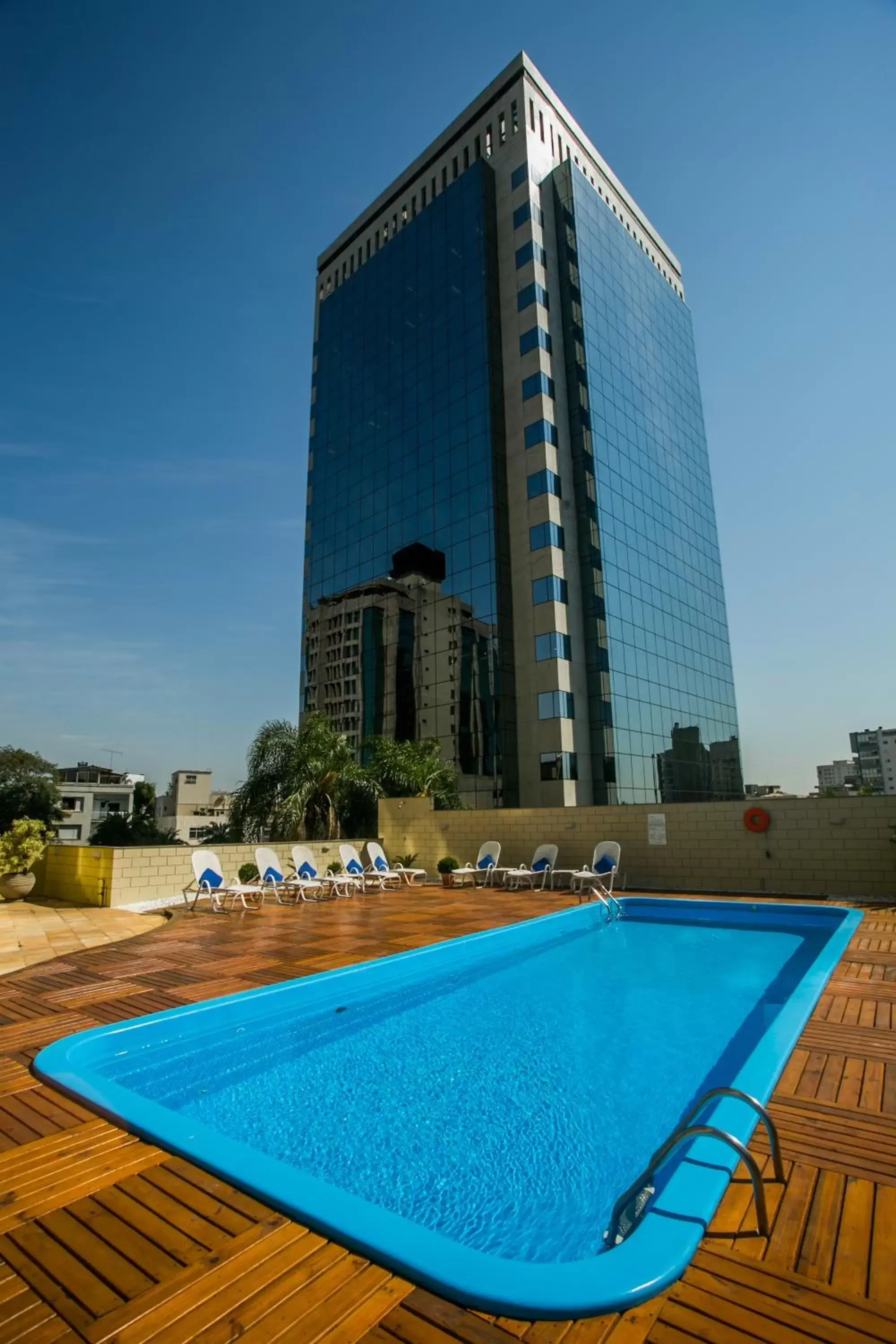 Swimming pool, Property Building in Novotel Porto Alegre Tres Figueiras