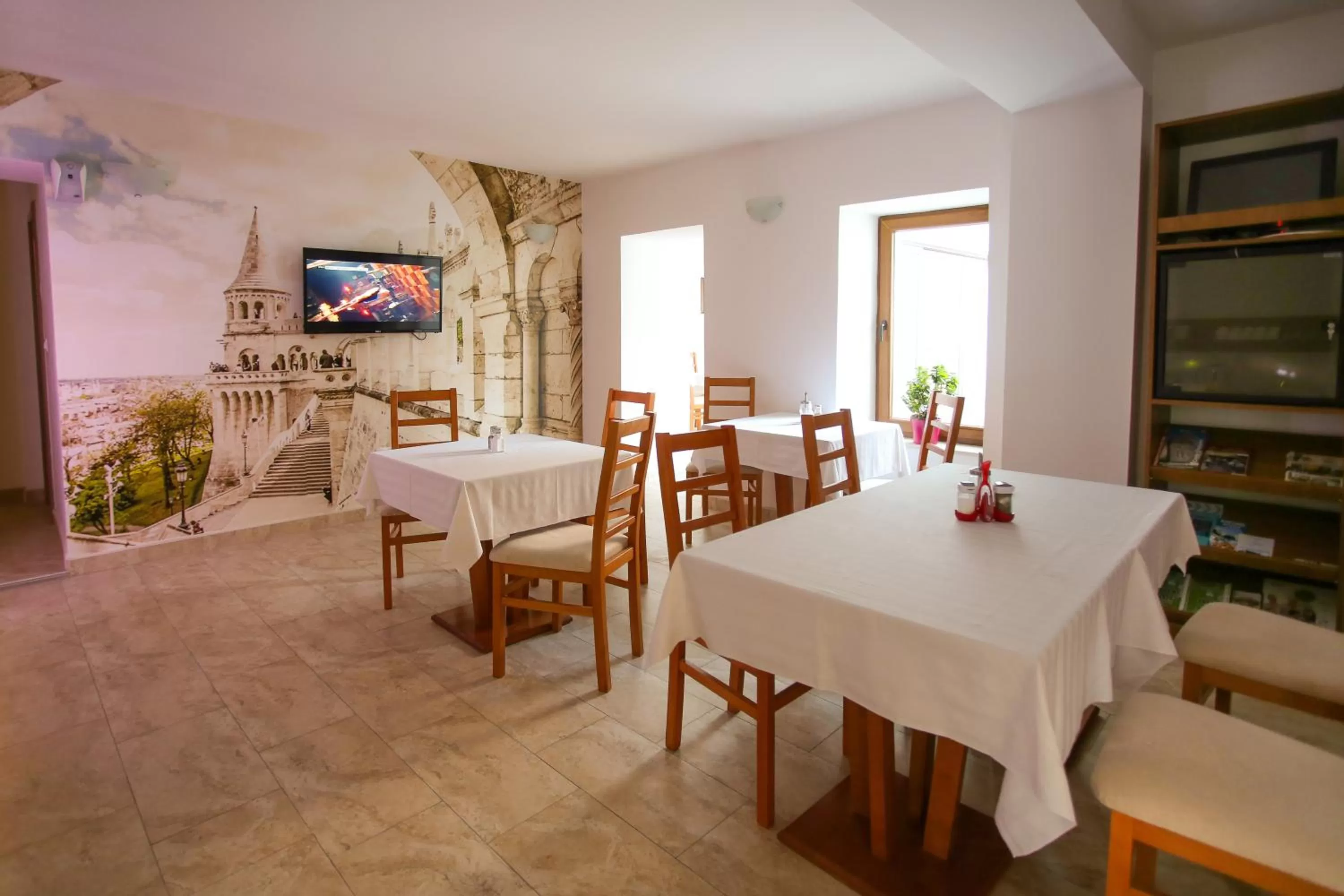 Restaurant/Places to Eat in Hotel Hana