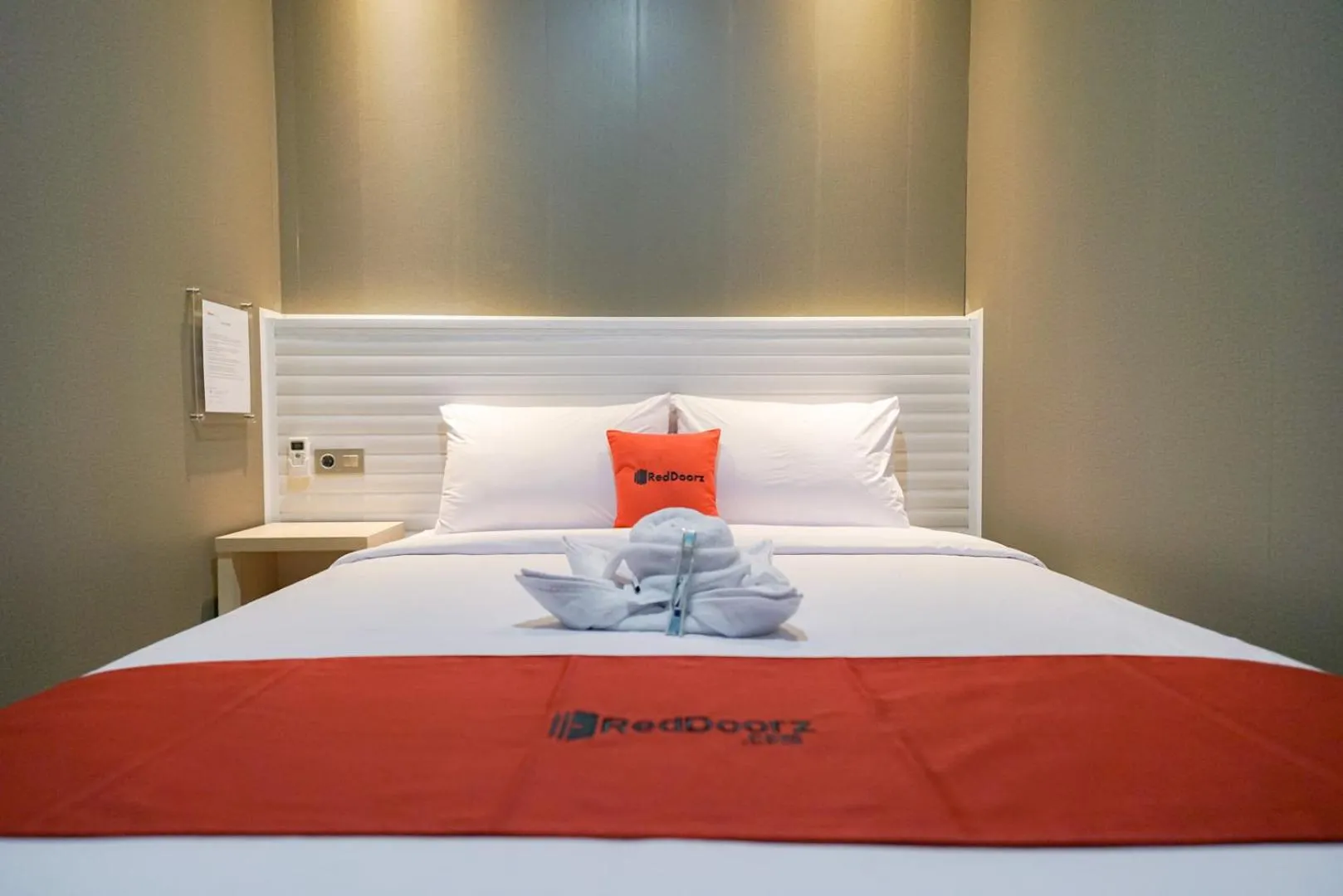 Bedroom, Bed in RedDoorz near Exit Toll Sirkuit Sentul