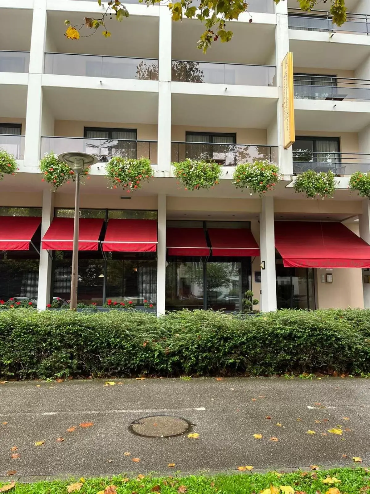 Facade/entrance in Le Jean-Sébastien Bach Facade/entrance in Le Jean-Sébastien Bach