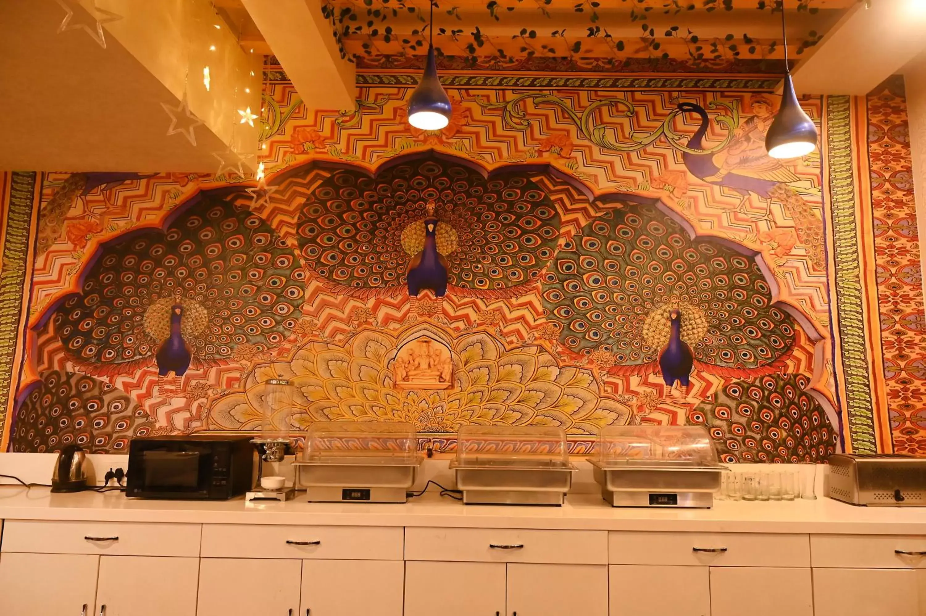 Restaurant/places to eat in Hotel Heritage Inn at Assi Ghat Restaurant/places to eat in Hotel Heritage Inn at Assi Ghat