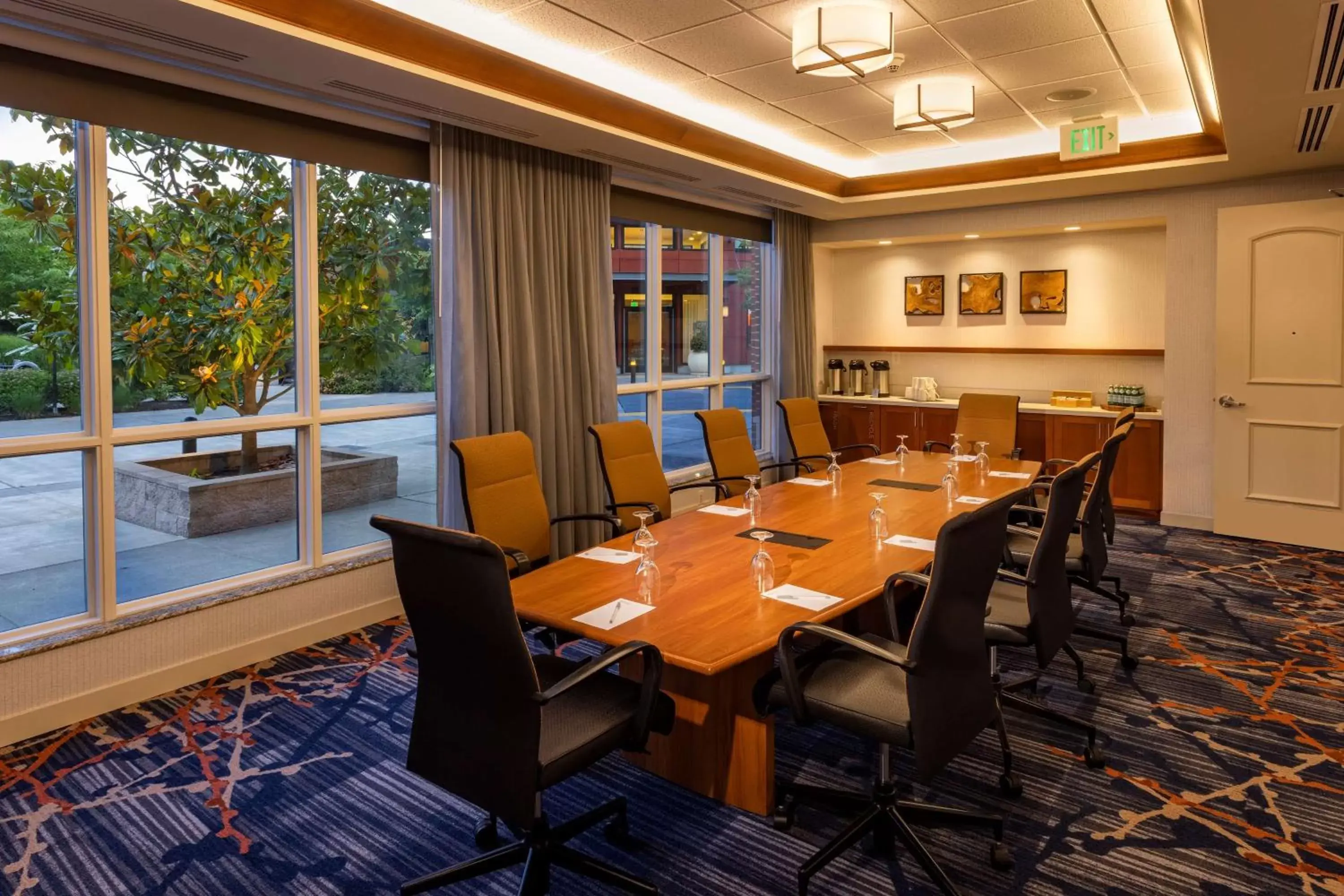 Meeting/conference room, Restaurant/Places to Eat in Hilton Garden Inn Seattle/Issaquah
