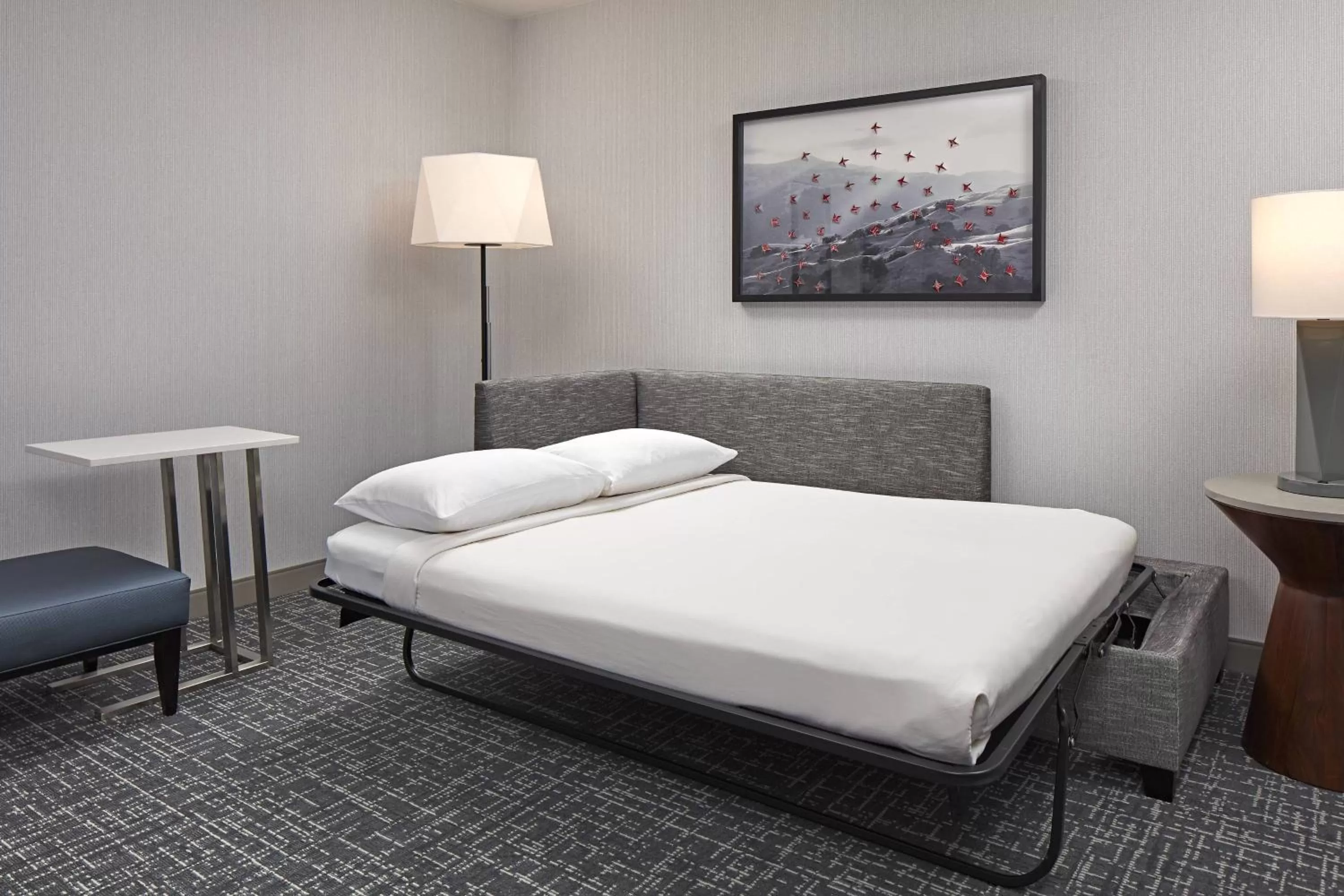 Photo of the whole room, Bed in San Mateo Marriott San Francisco Airport