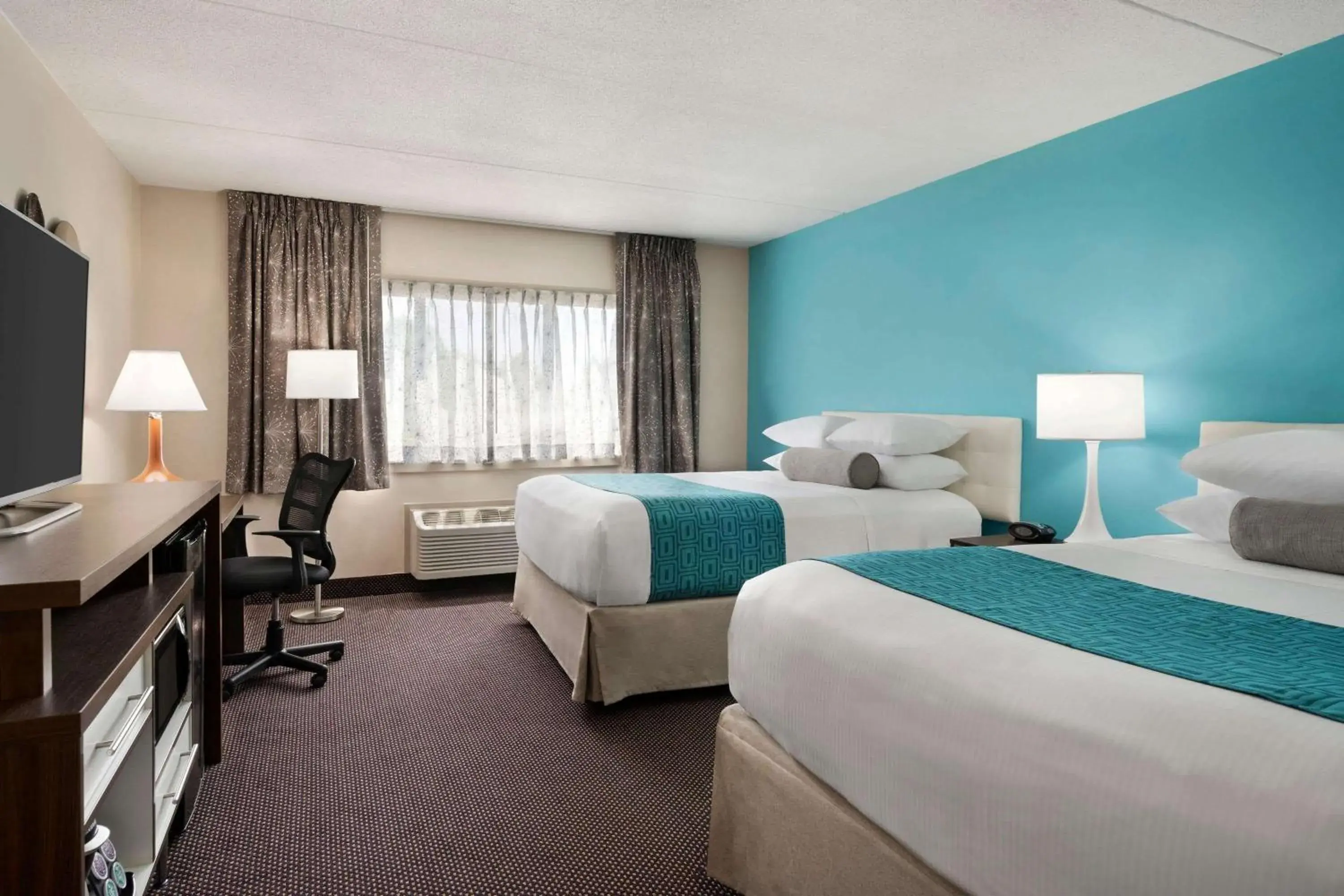 Photo of the whole room in Howard Johnson by Wyndham South Portland Photo of the whole room in Howard Johnson by Wyndham South Portland