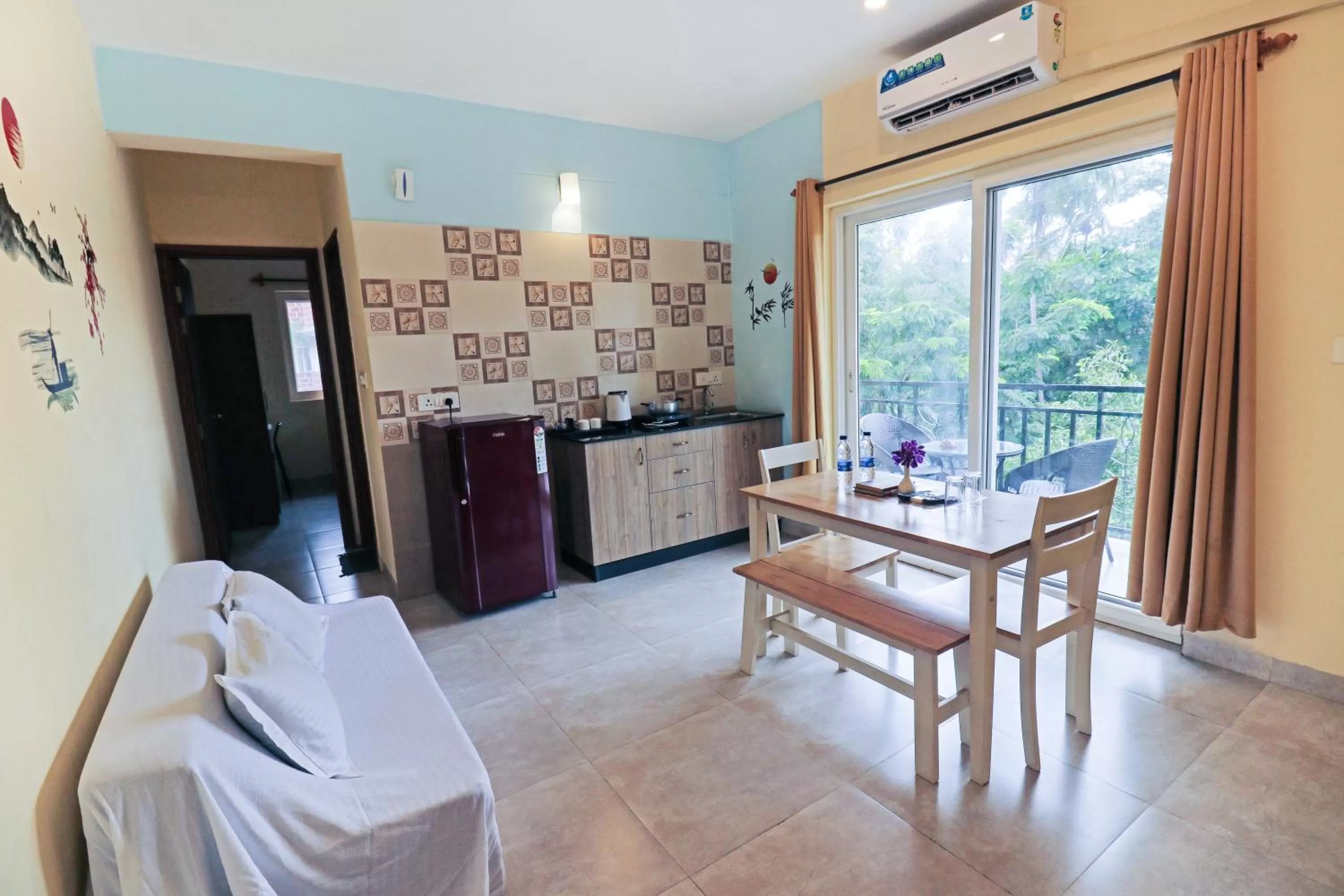 Living room in Mariners Bay Suites