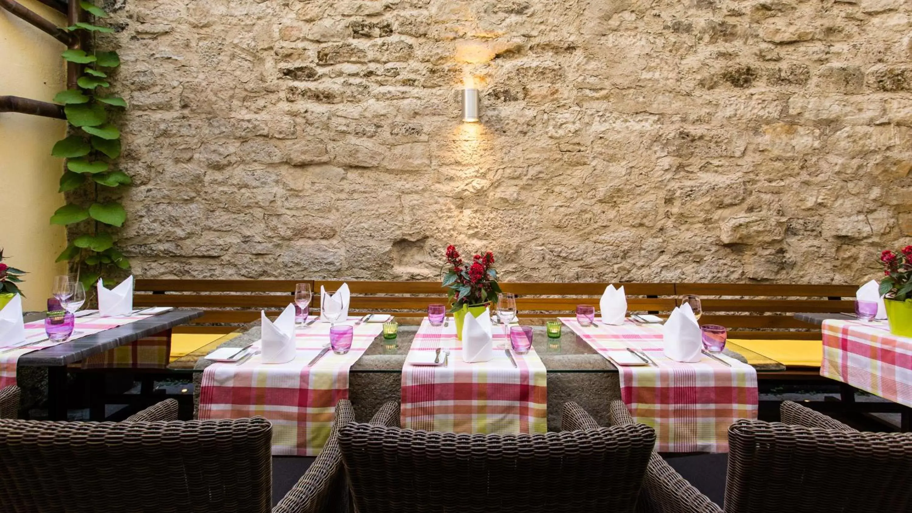 Patio, Restaurant/Places to Eat in Romantik Hotel Markusturm