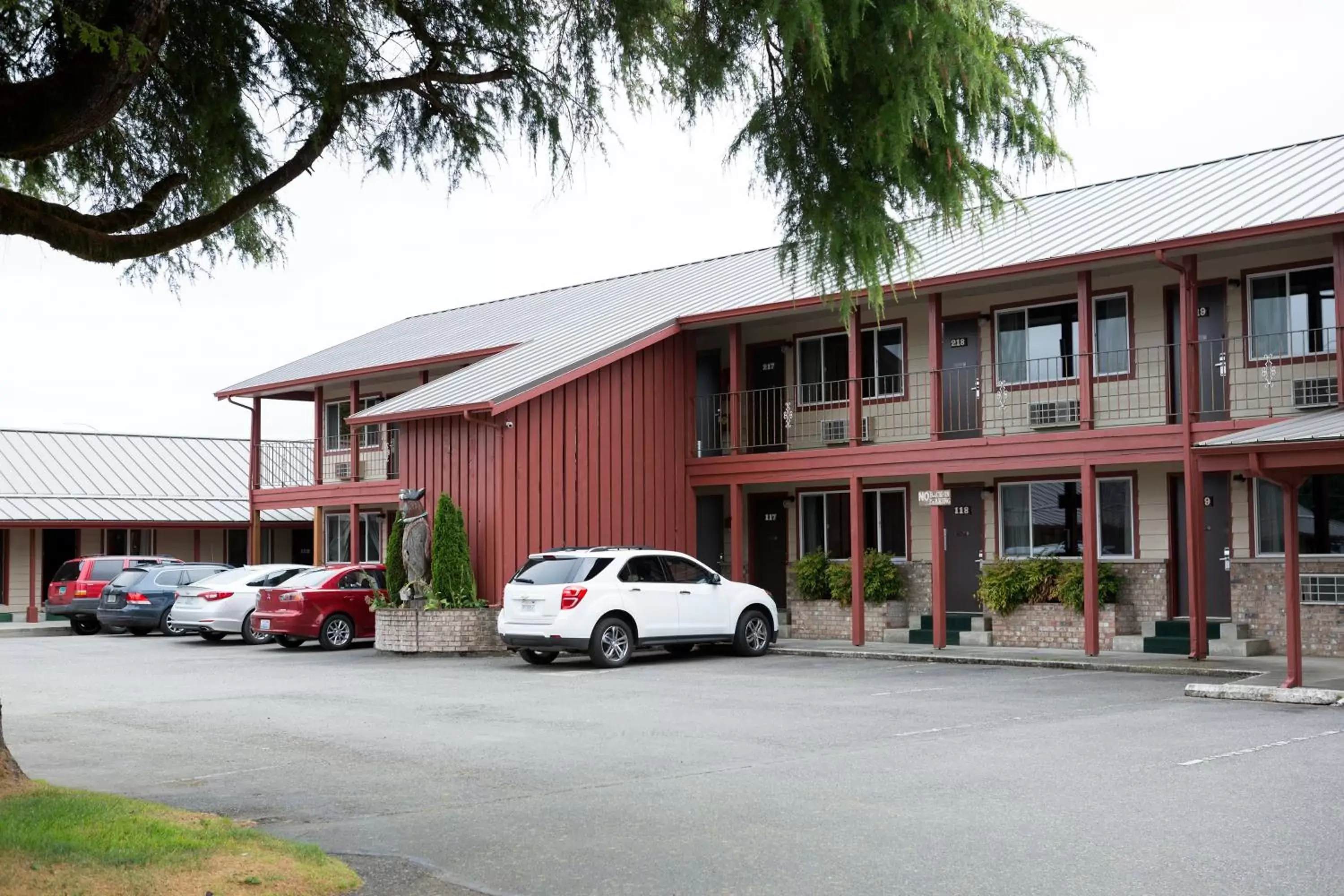 Property Building in Forks Motel