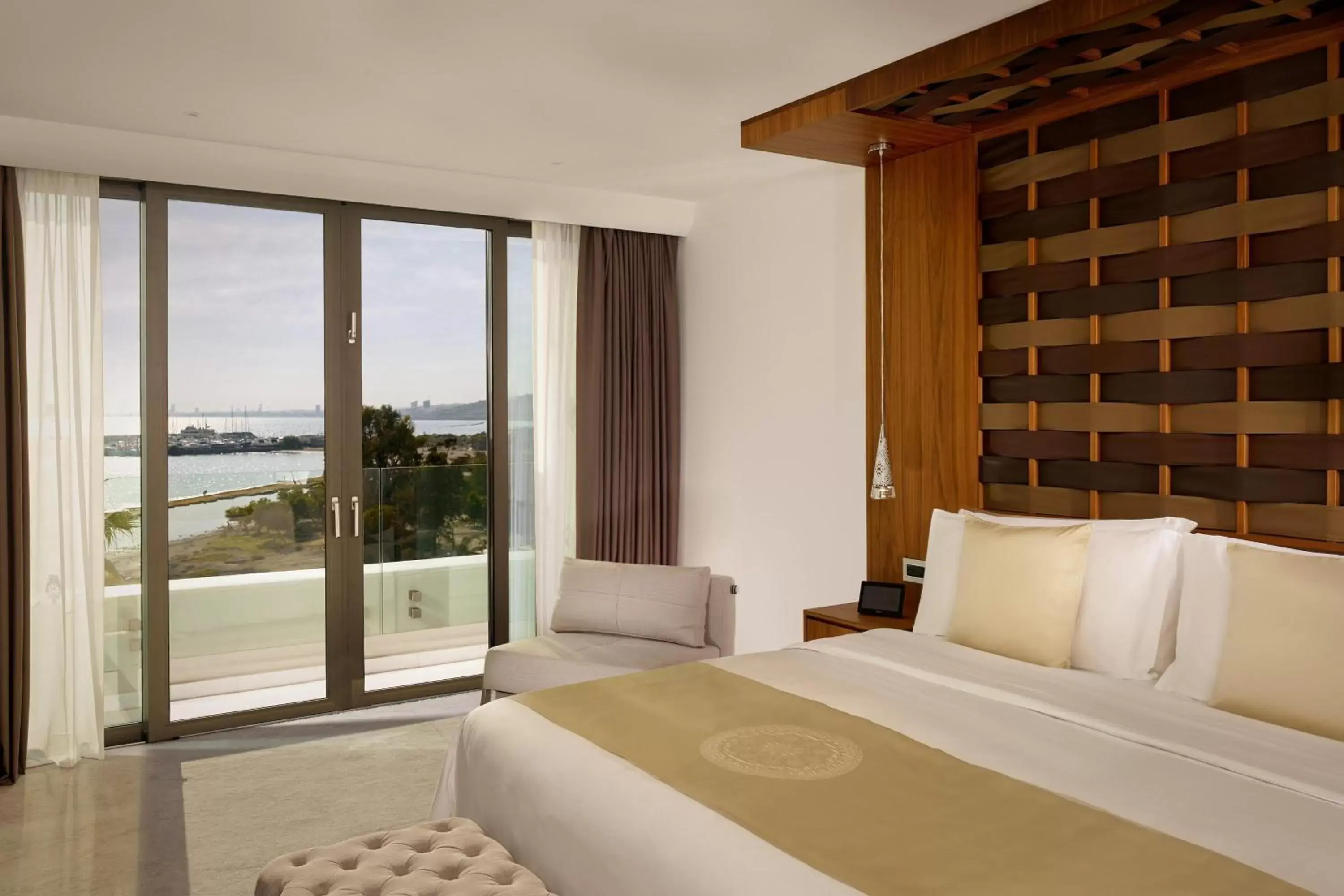 Photo of the whole room, Bed in Parklane, a Luxury Collection Resort & Spa, Limassol