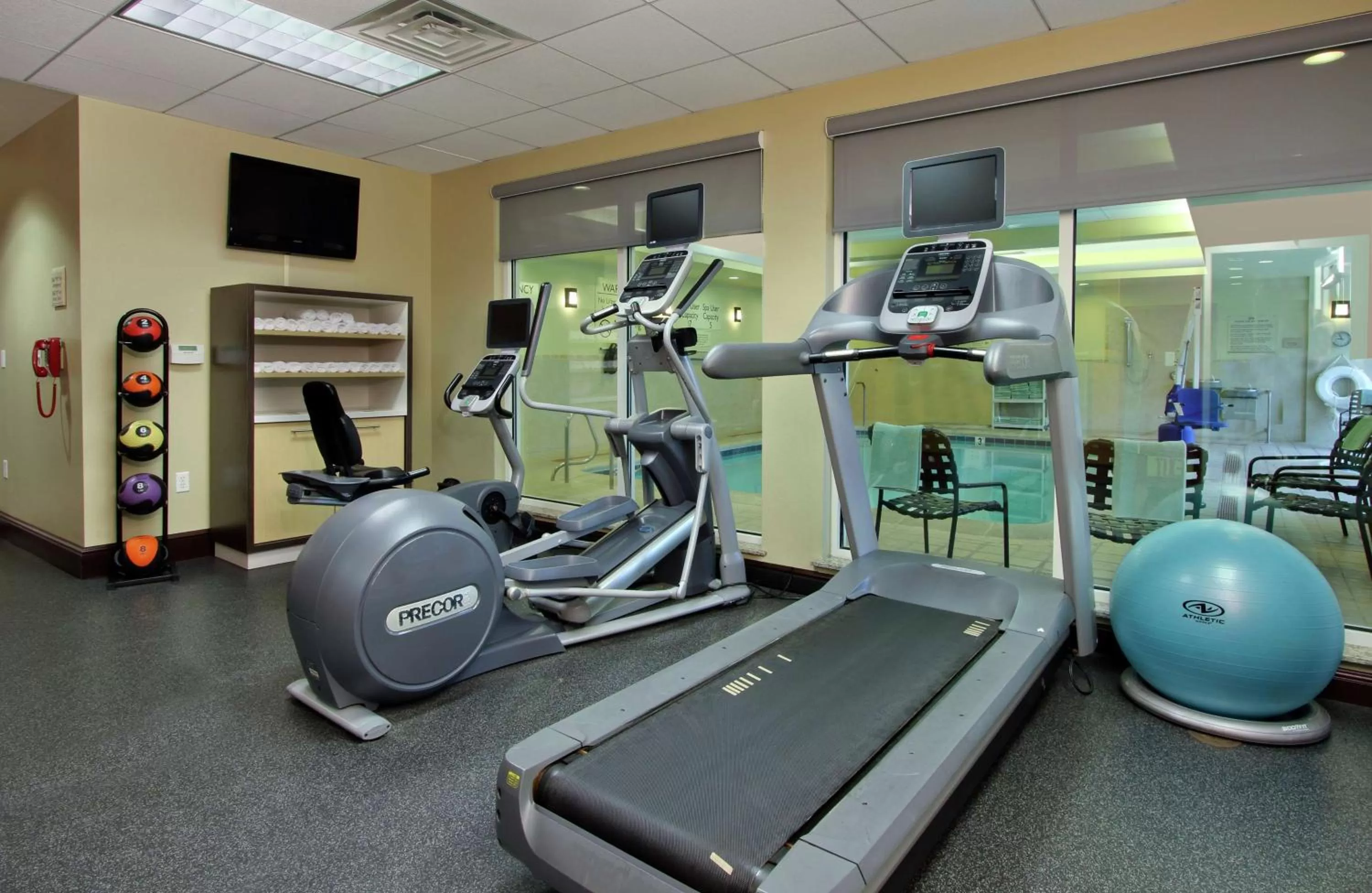 Fitness centre/facilities in Hilton Garden Inn Sonoma County Airport