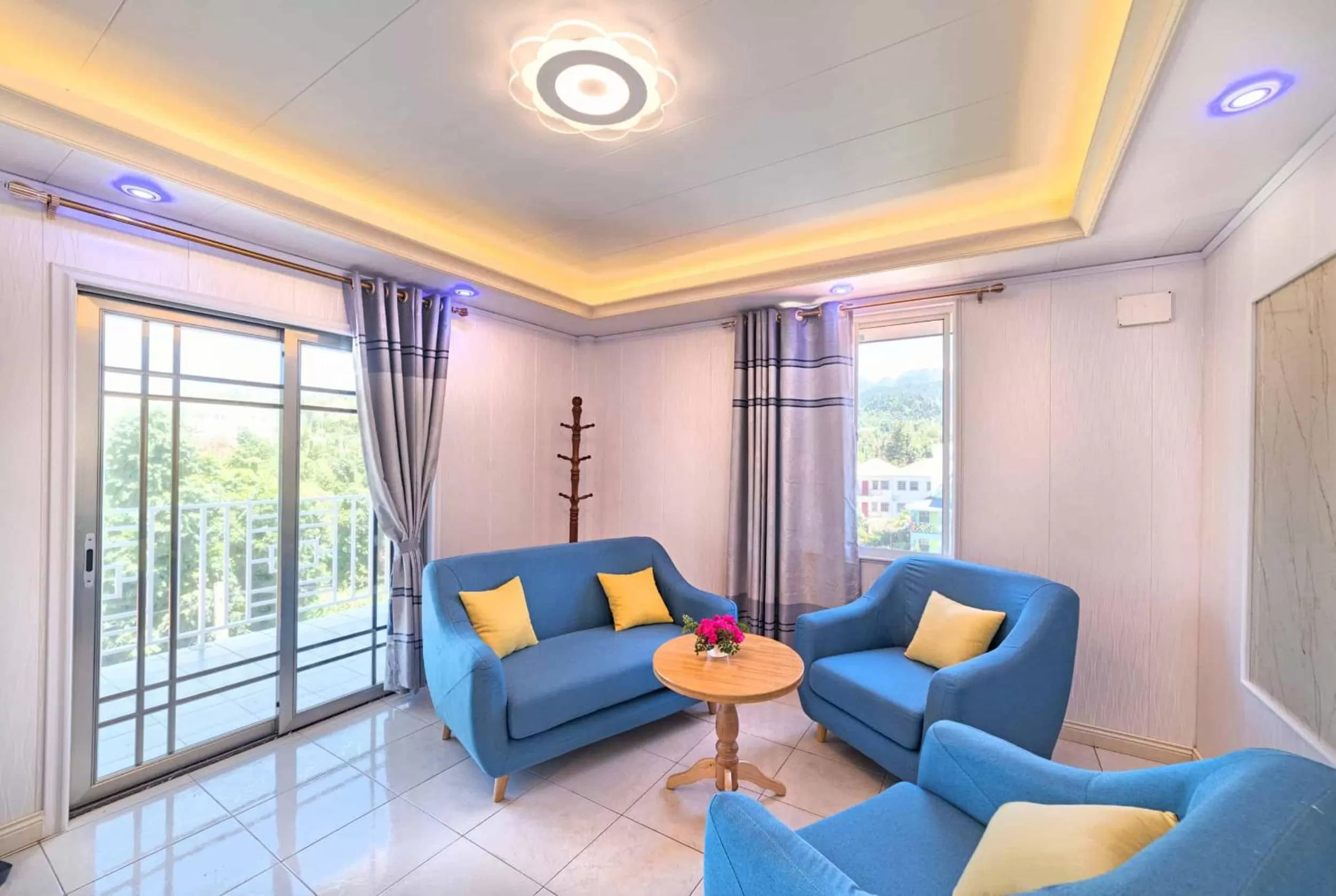 Seating area in Riverside Hotel