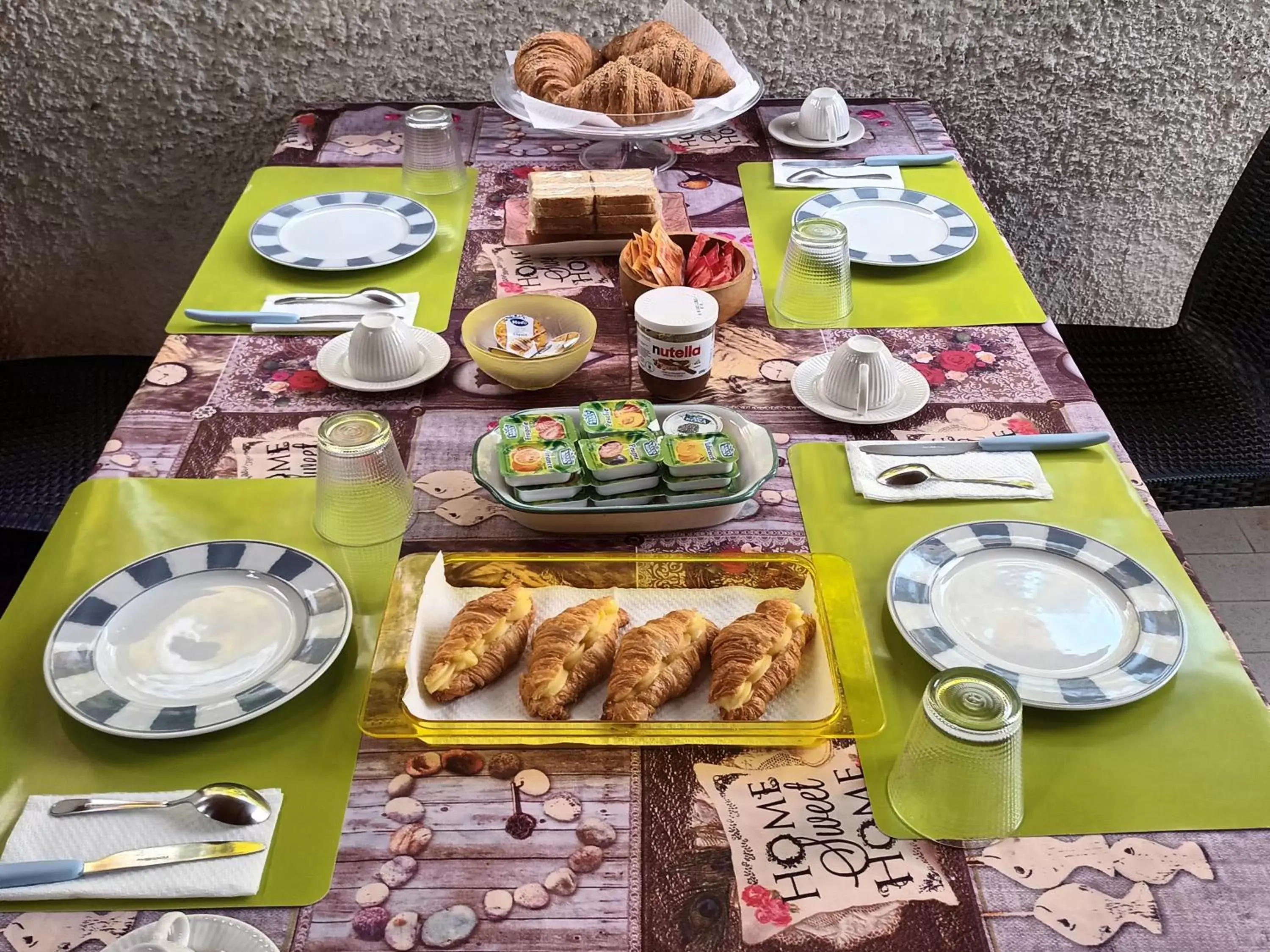 Breakfast in B&B Falcone