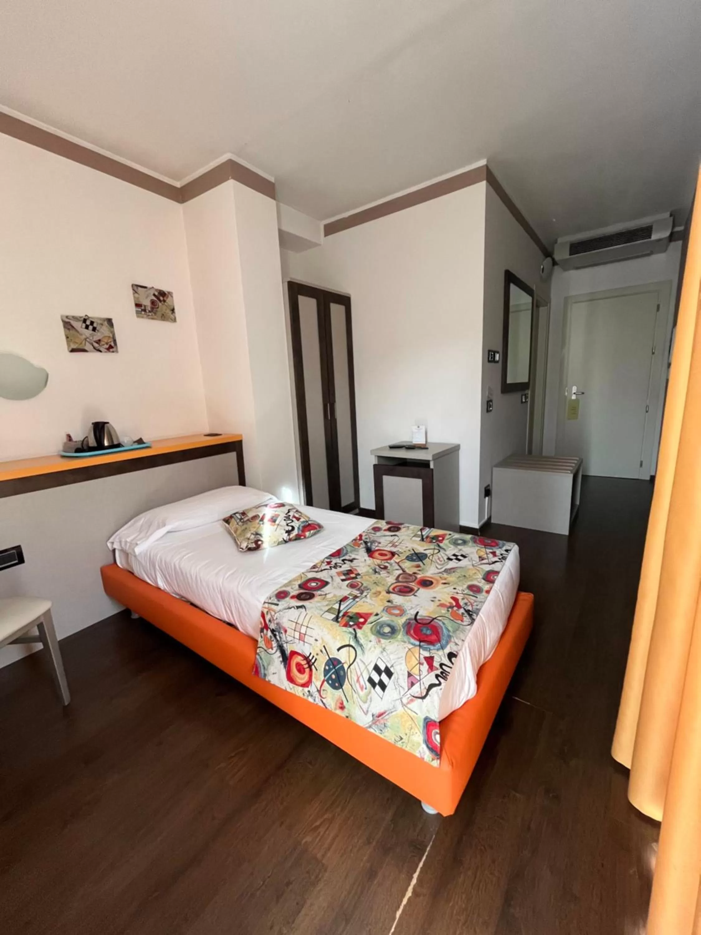 Bed in Hotel Lago di Como