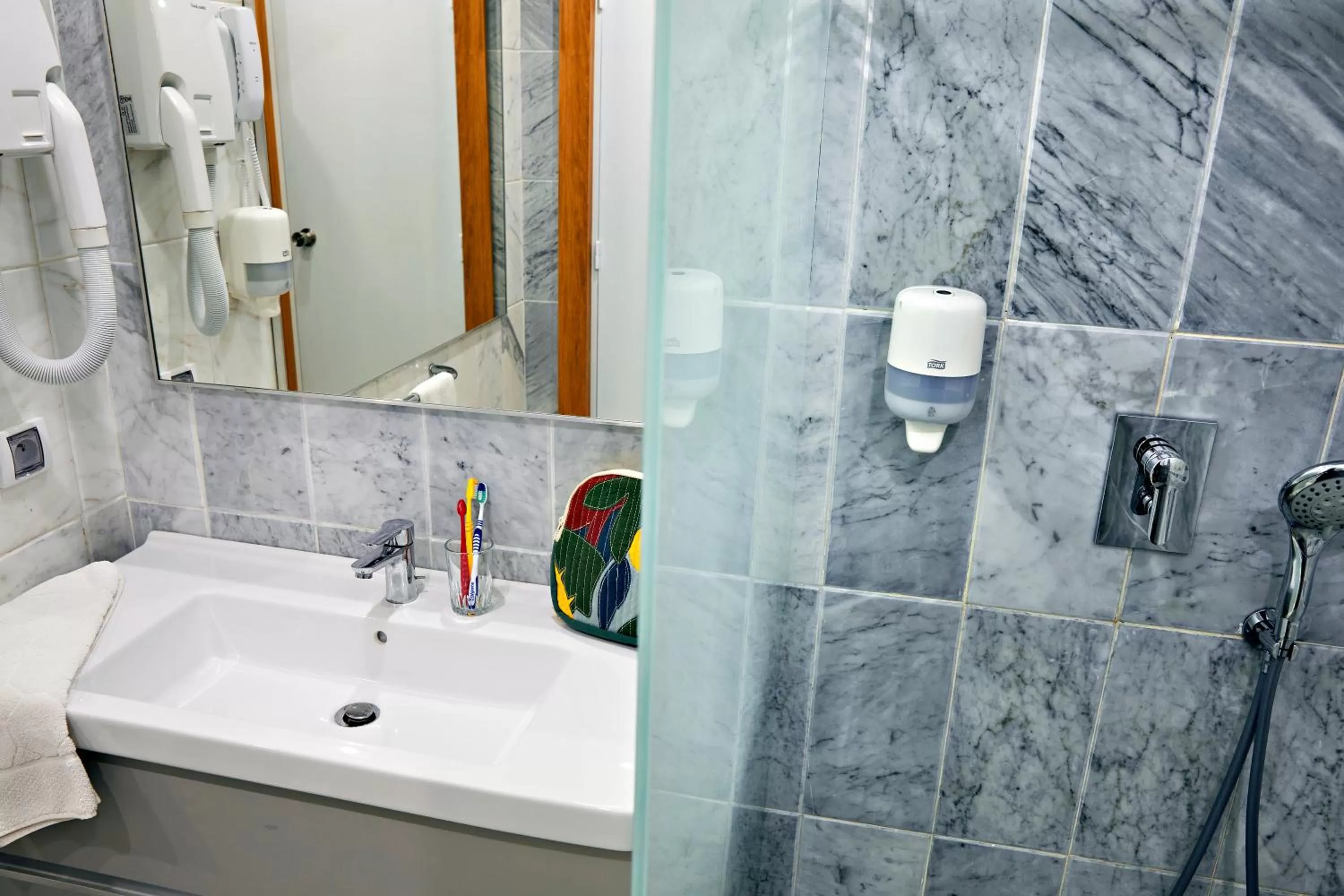 Shower in TUI MAGIC LIFE Africana