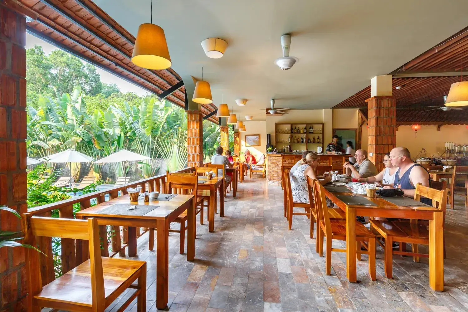 Restaurant/Places to Eat in Bauhinia Resort Phu Quoc