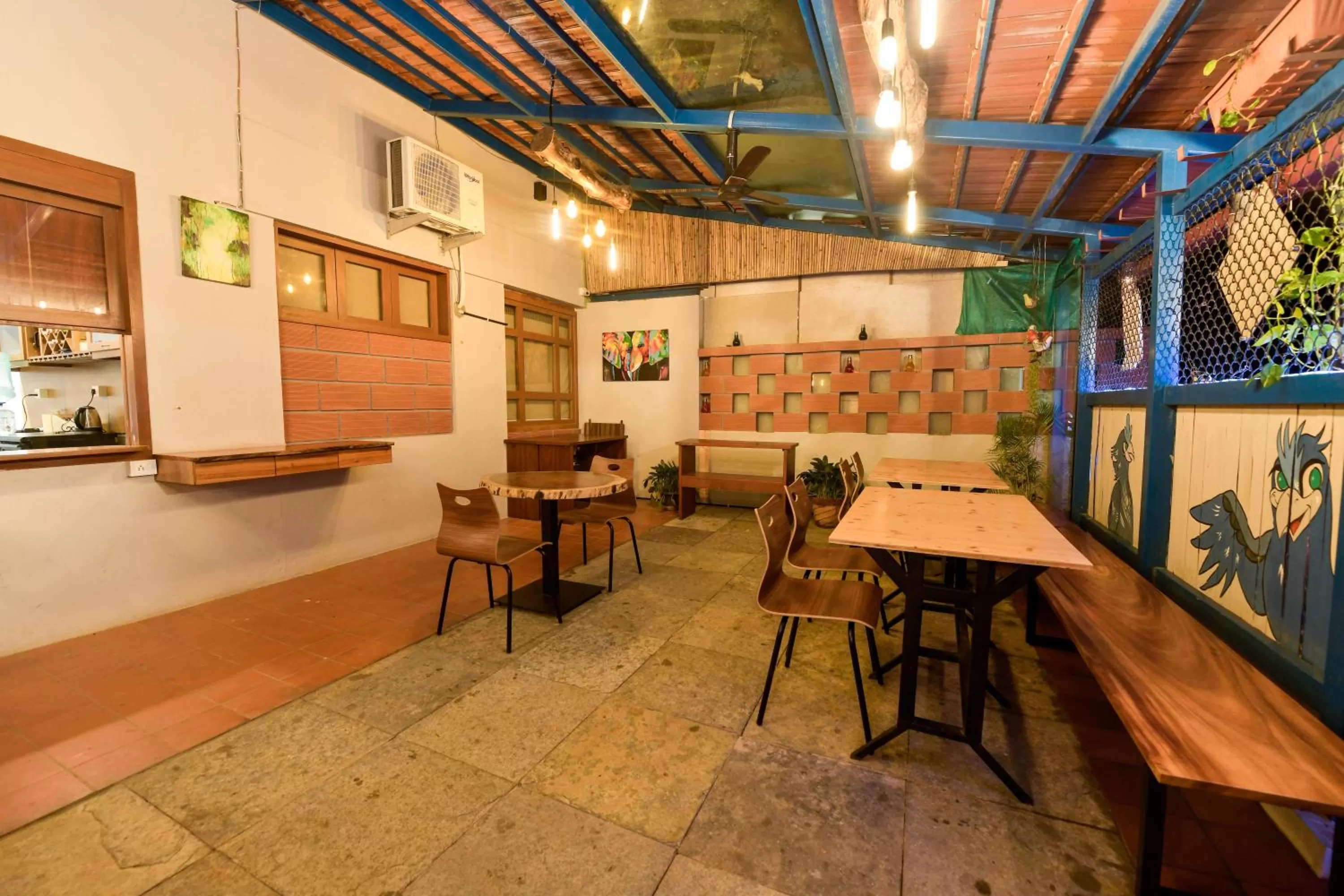 Restaurant/places to eat in SAFARI QUEST